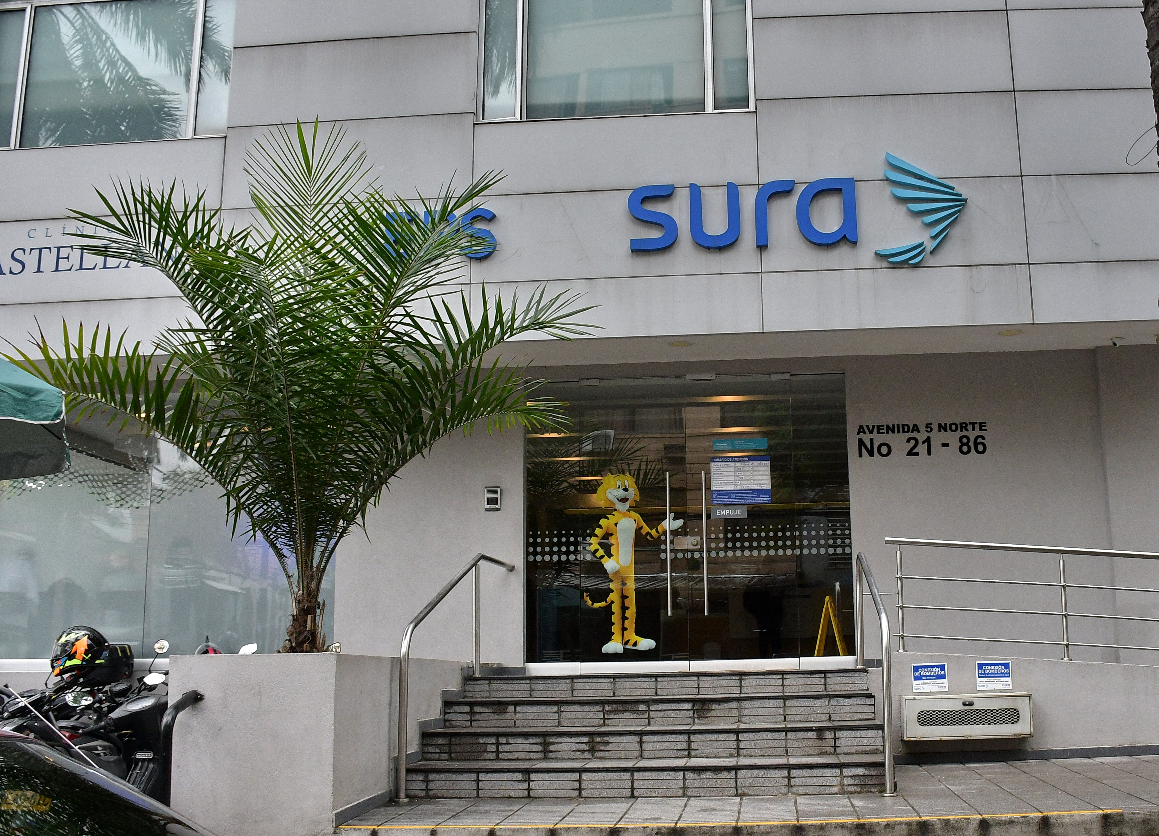 Tres grandes EPS alertan que la atención de pacientes está en riesgo a partir de septiembre
Sura, Sanitas y Compensar piden que el Gobierno de Gustavo Petro tome medidas urgentes para subsanar las dificultades financieras y evitar el colapso del sistema de salud. Fotos Raúl Palacios / El Pais / 22 de Agosto del 2023 Cali.