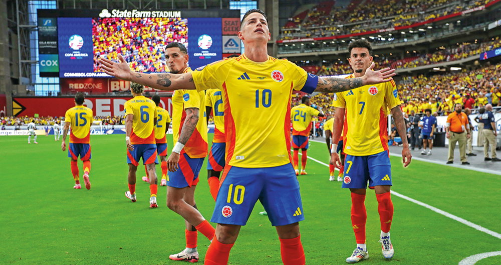   James Rodríguez, capitán de la selección, lidera el equipo que quiere levantar el trofeo en el estadio de Miami. Daniel Muñoz tendrá que ver el juego desde la tribuna. 