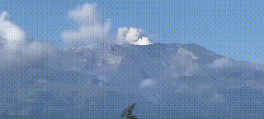 Volcán Nevado del Ruiz visto desde el departamento del Tolima.
