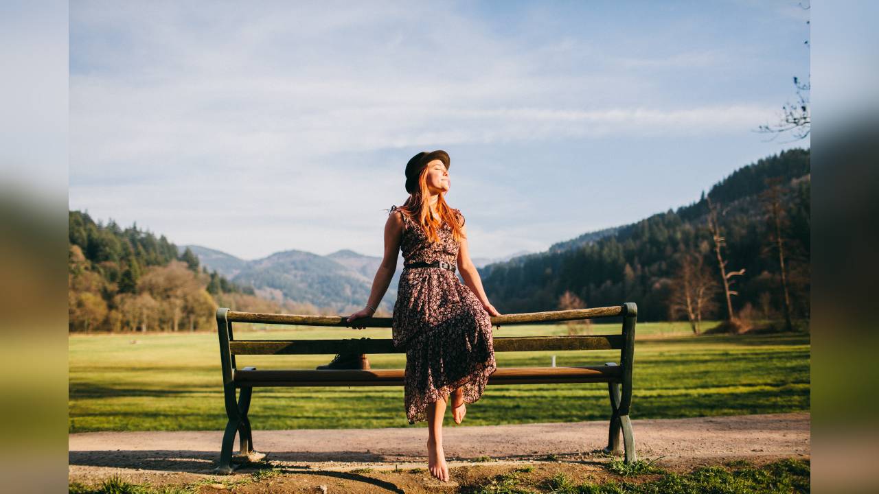Tomar el sol es una poderosa fuente de vitamina D. Foto: GettyImages.
