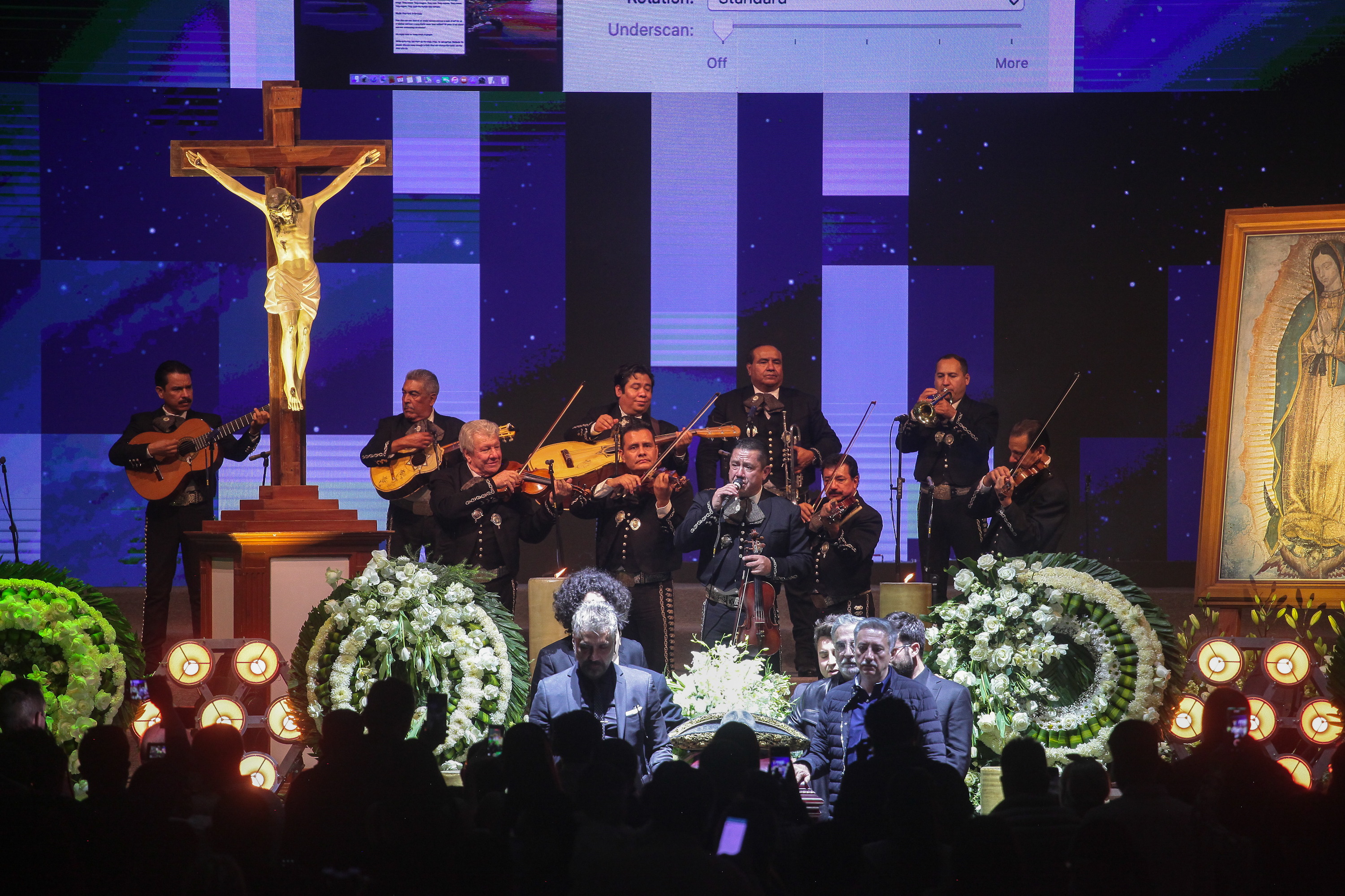 Video I Alejandro Fernández se despidió de su padre dedicándole varias  canciones