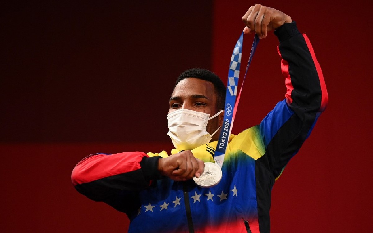 Julio Mayora, pesista venezolano.