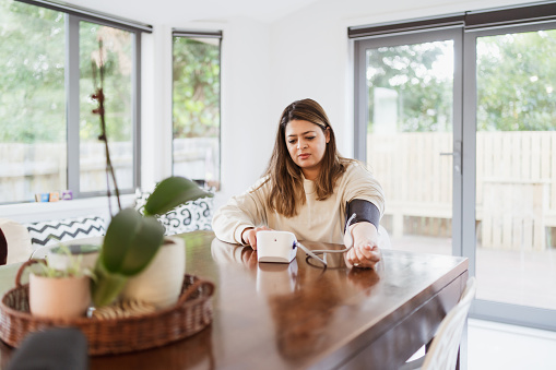 La presión arterial es una causa para el desarrollo de enfermedades cardíacas.
