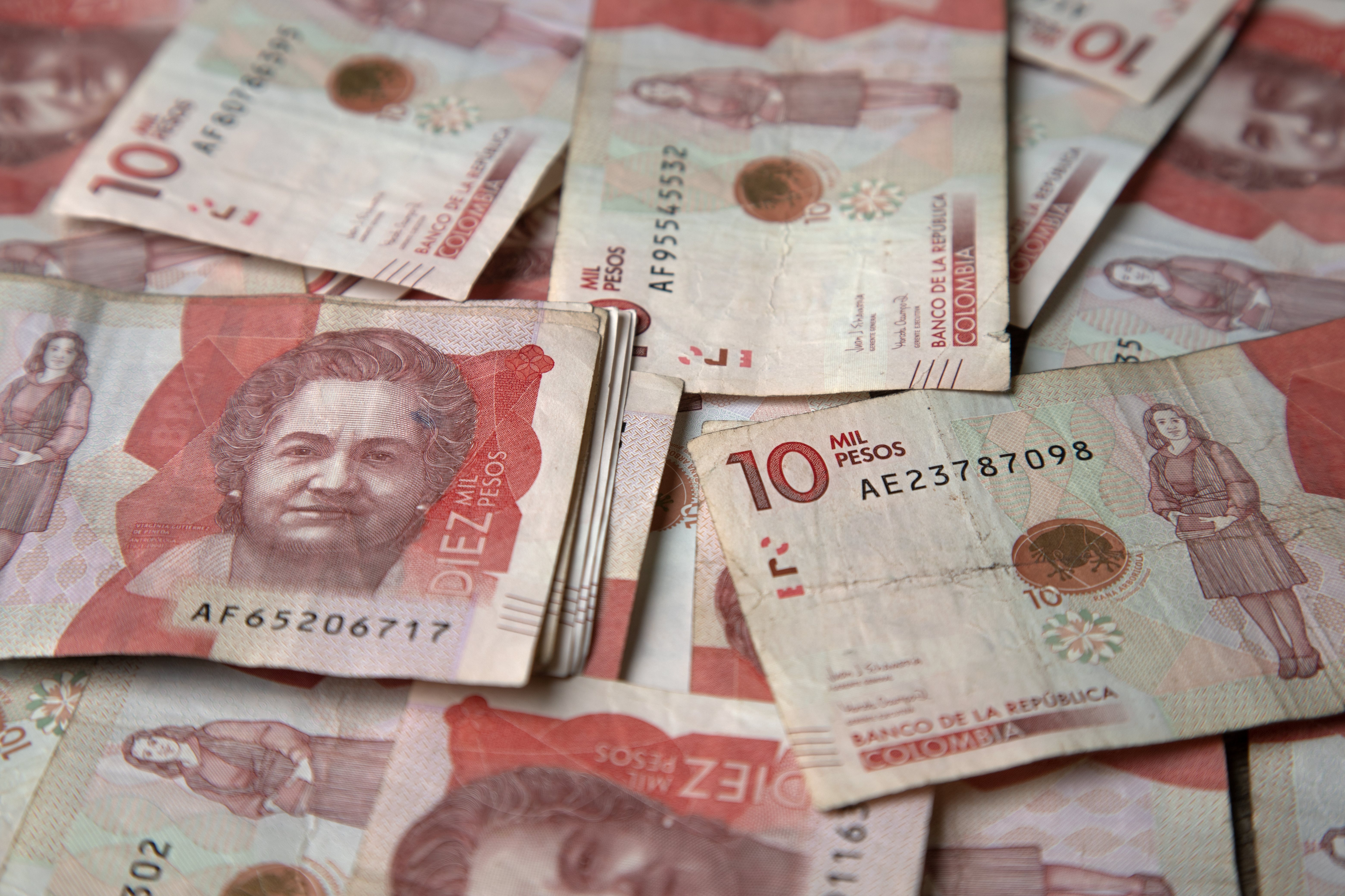 MONEDA COLOMBIANA BILLETES COLOMBIANOS, BILLETE, PLATA DINERO COLOMBIANO
BILLETE DE CINCUENTA MIL PESOS VEINTE MIL PESOS DIEZ MIL PESOS DOS MIL PESOS MONEDAS