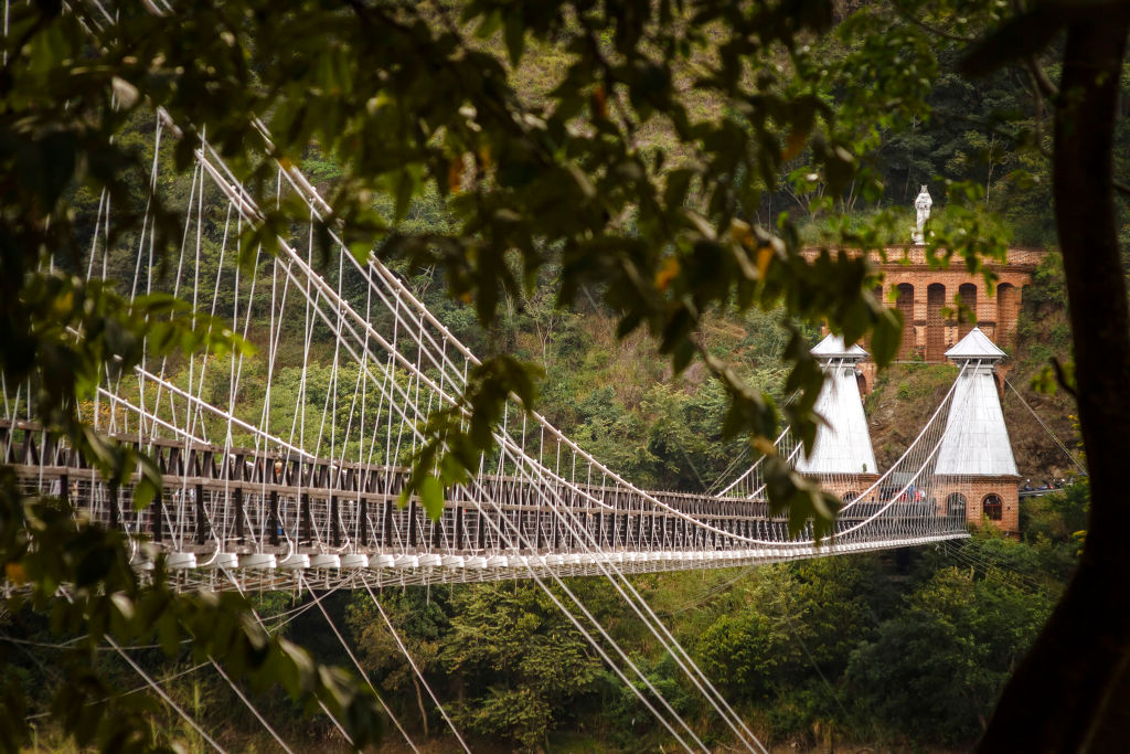 El Puente de Occidente es uno de los atractivos en el departamento de Antioquia.