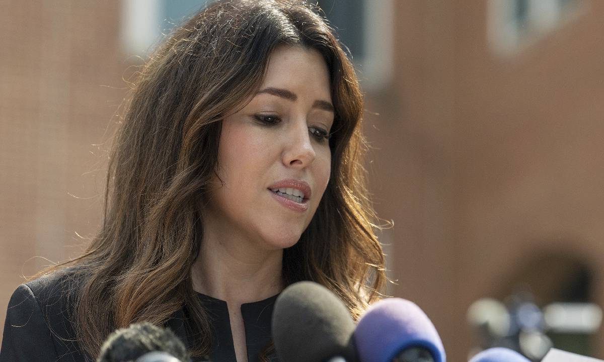 Ascenso en reconocimiento a la labor de Camille Vasquez. La abogada se convirtió en socia de la firma de la que hace parte.