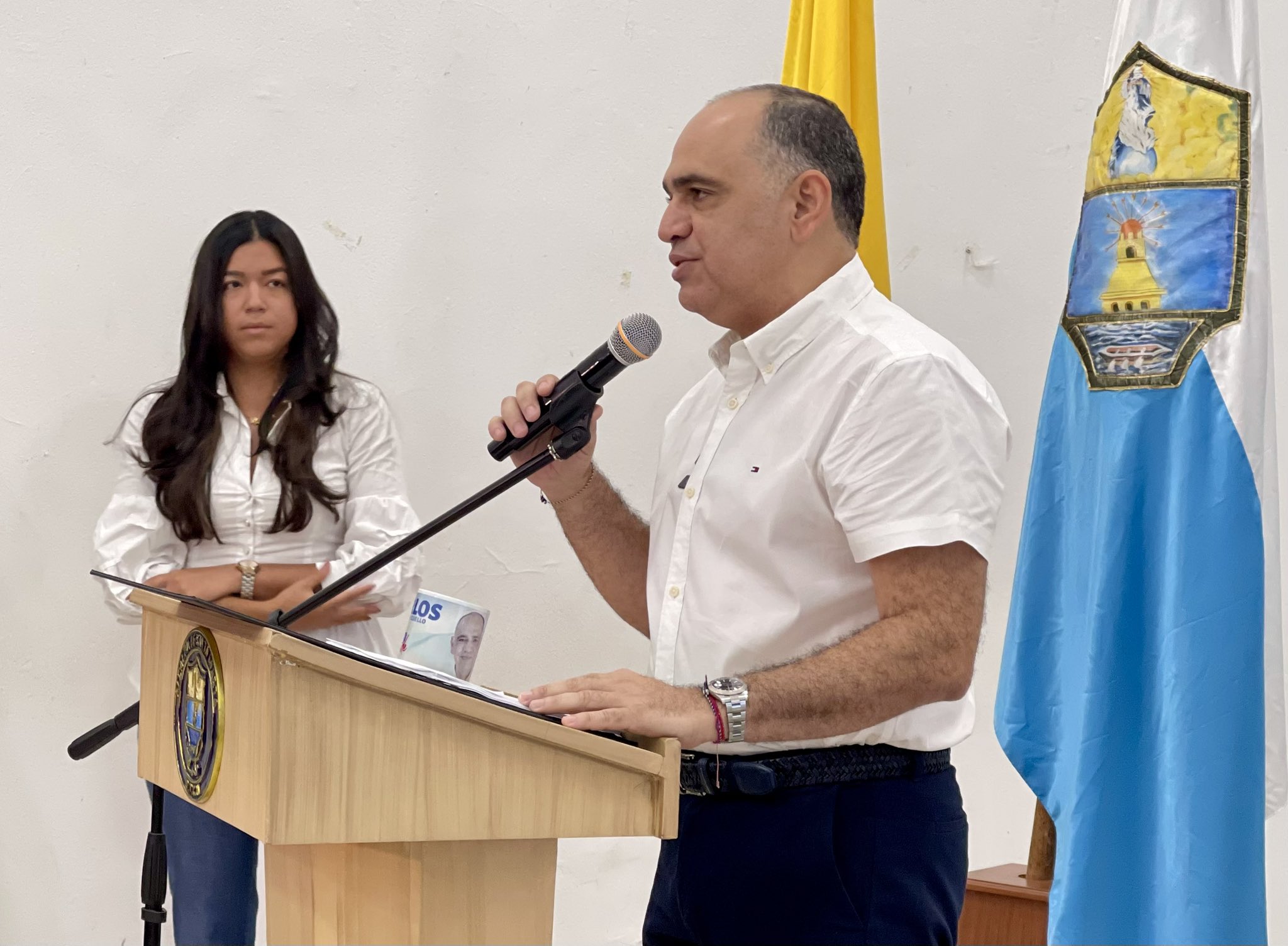 Carlos Pinedo, alcalde de Santa Marta, expone irregularidades en administraciones anteriores.