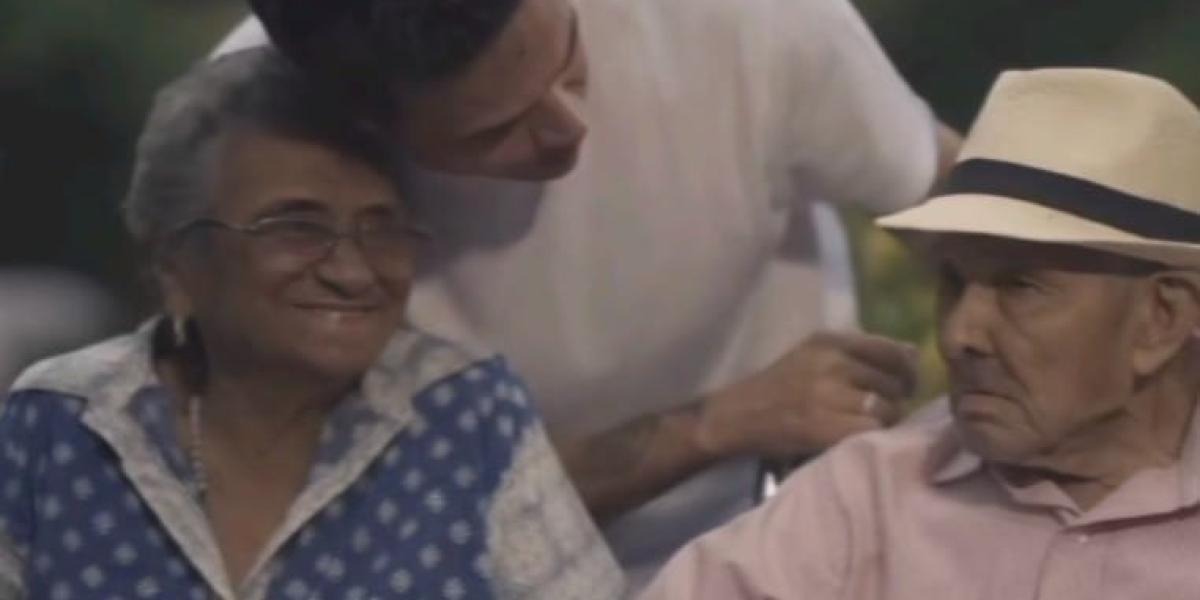 Falleció la abuela materna de Silvestre Dandong. Así lo confirmó el artista.