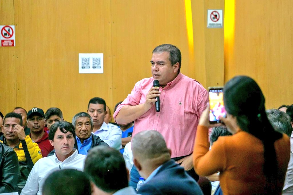 Representante a la Cámara Óscar Campo.