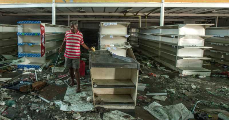 22 Tiendas fueron saqueadas en un solo día de disturbios. 