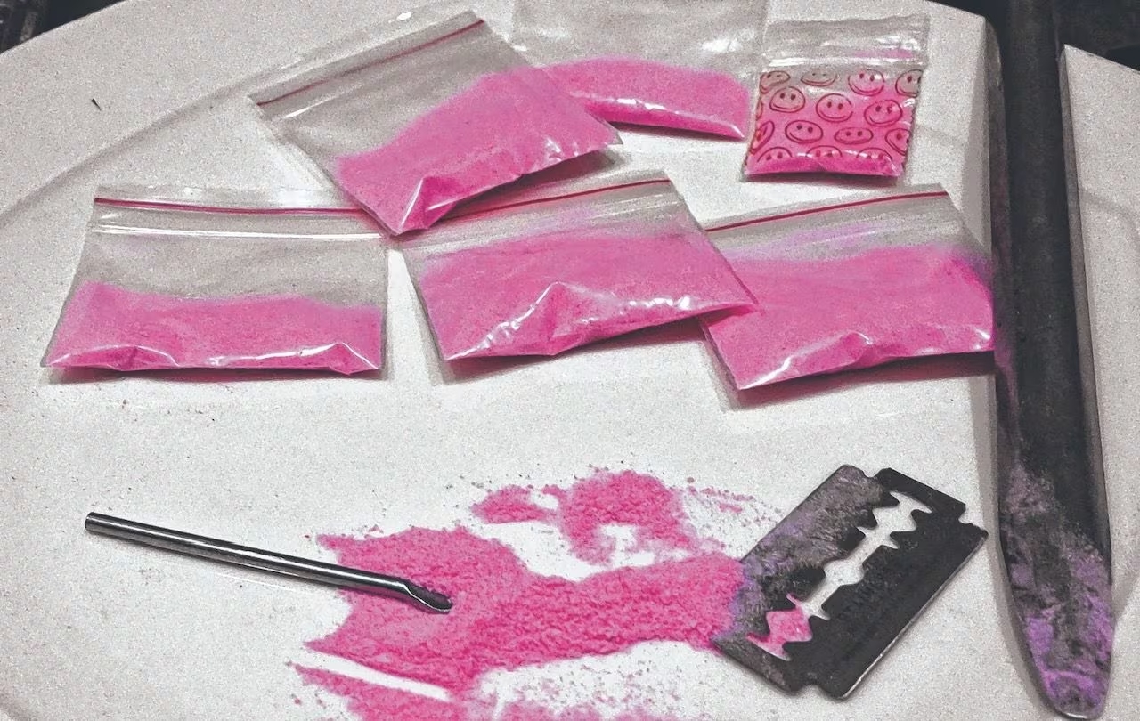 El tusi genera en quien lo consume sensación de euforia y felicidad. La sensación placentera, además, es más prolongada que la que produce la cocaína. Sin embargo, una vez pasa el efecto, el vacío y la tristeza son igual de intensos. | Foto: Foto 123f El País