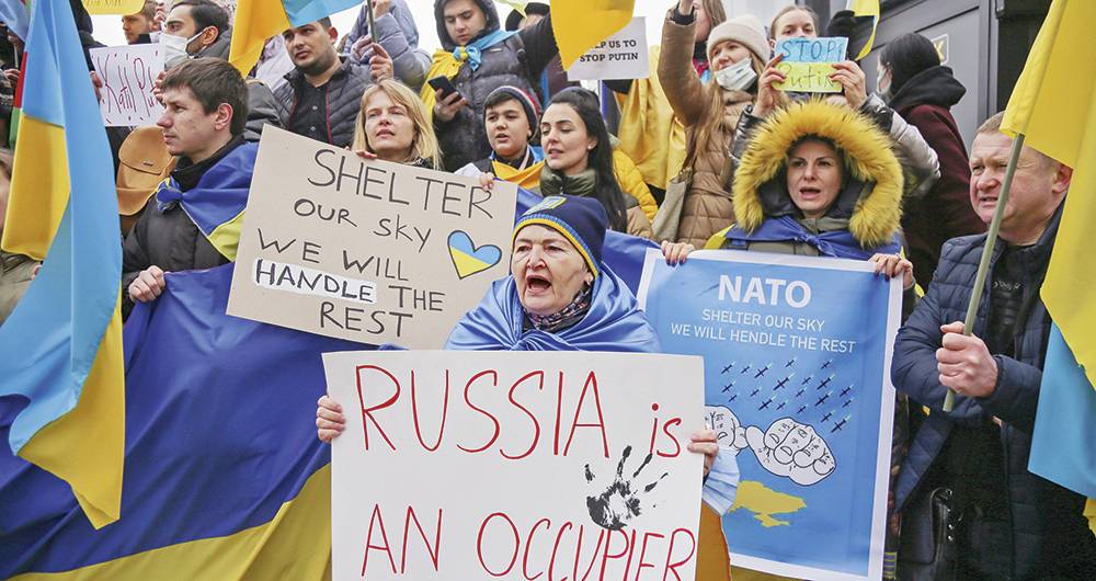 Rusia, por su parte, pide que Ucrania no se una a la Otan ni a la Unión Europea. Así, este último mantiene la neutralidad y adopta modelos como los de Austria o Suecia.