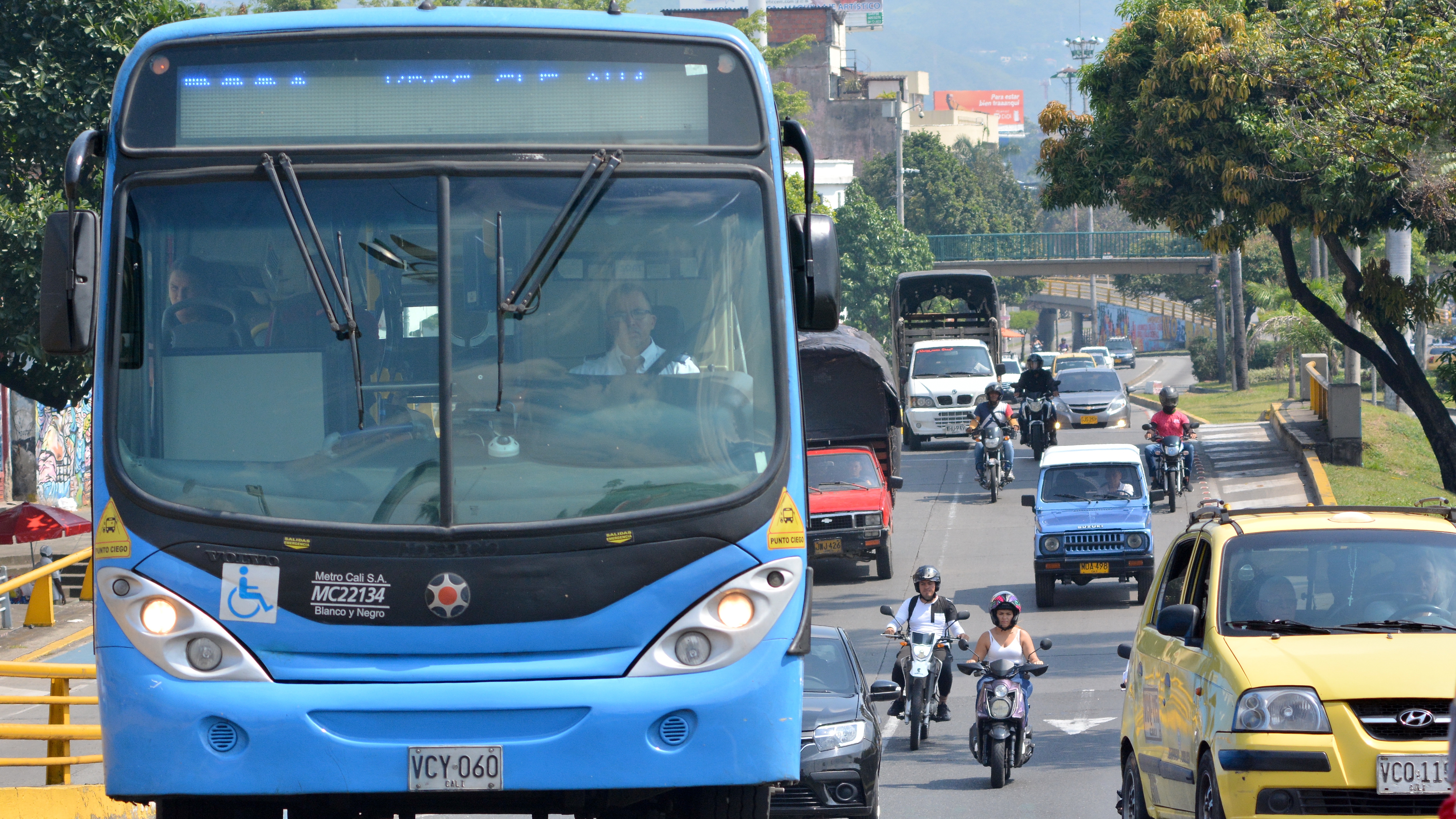 Indignación en Cali: pareja es captada realizando actos obscenos en bus del  MIO