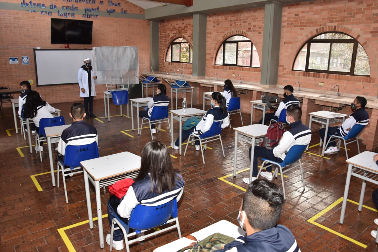 Qué pasará con la reapertura de colegios con las nuevas restricciones en Bogotá?