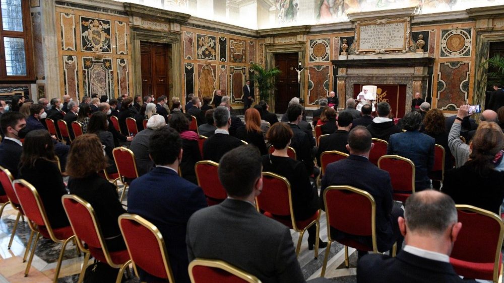 Encuentro del consorcio internacional de medios de comunicación católicos Catholic fact-checking con el papa Francisco, en el Vaticano.