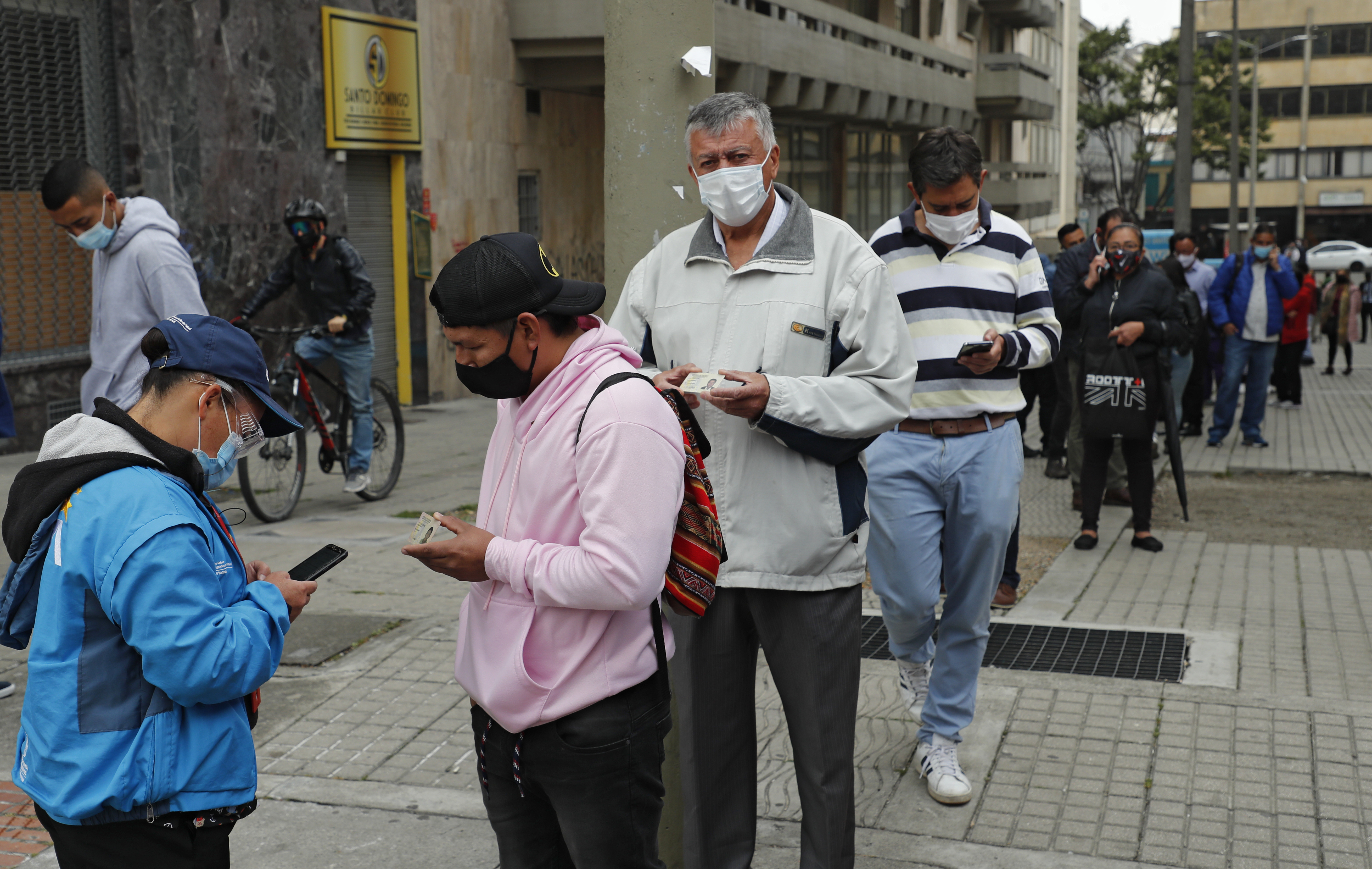 Pruebas PCR gratis de la Secretaría de Salud de Bogotá  para detectar el Covid 19 cuando la cepa Ómicron es la dominante.