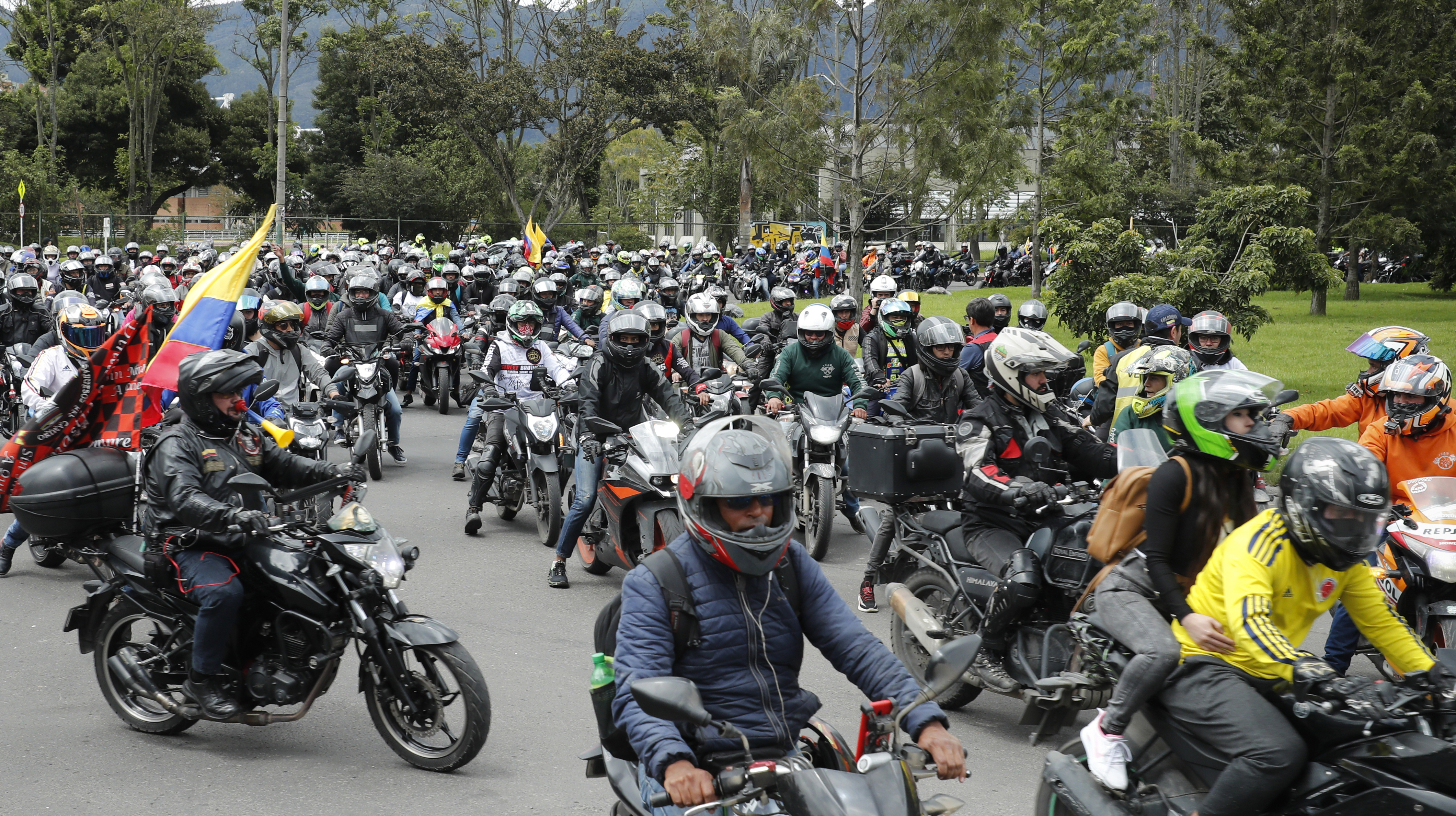 Motociclistas protestan en la capital debido a que la Alcaldía de Bogotá expidió el Decreto 270 de 2022.