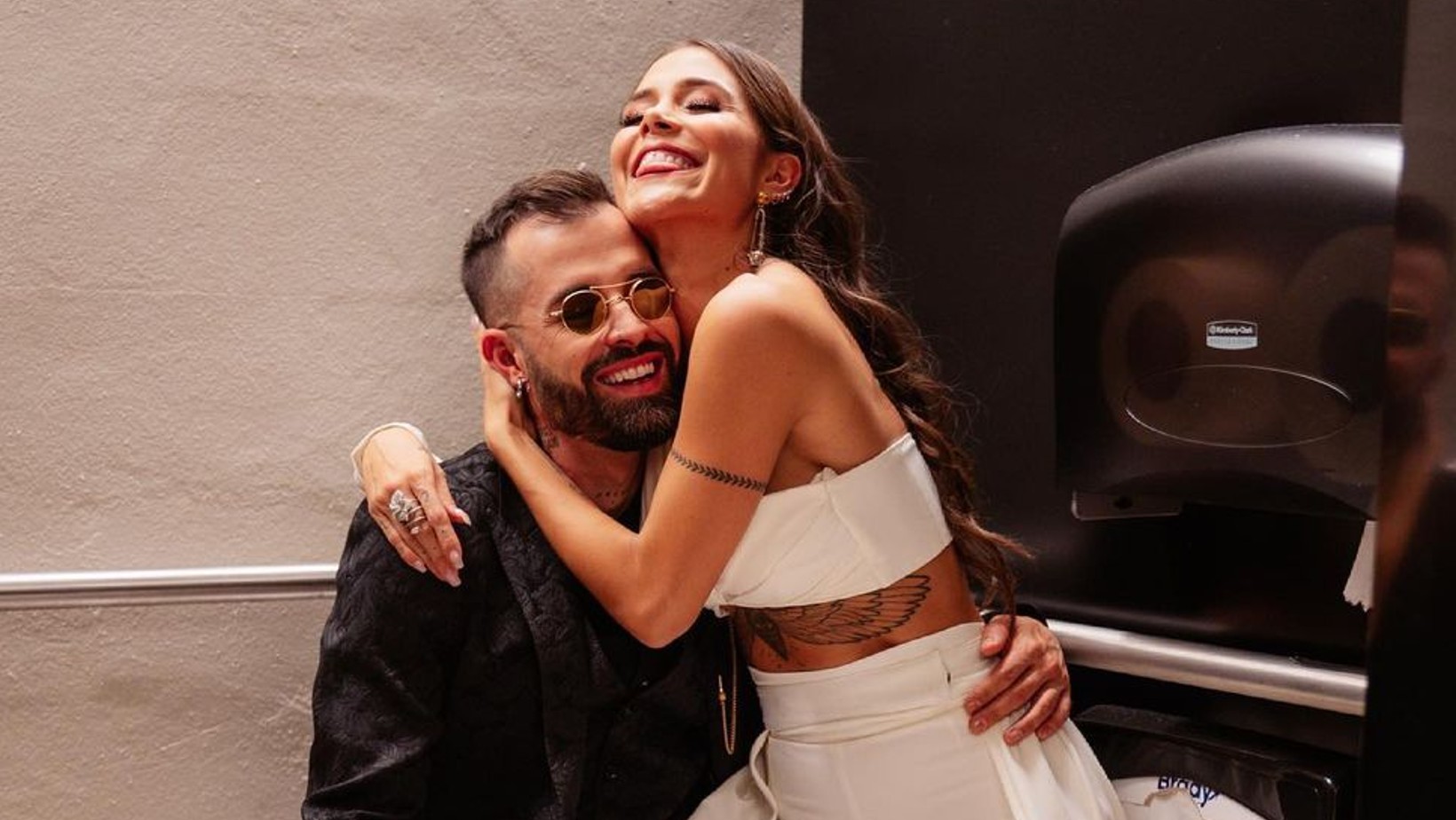 Mike Bahía y Greeicy Rendón