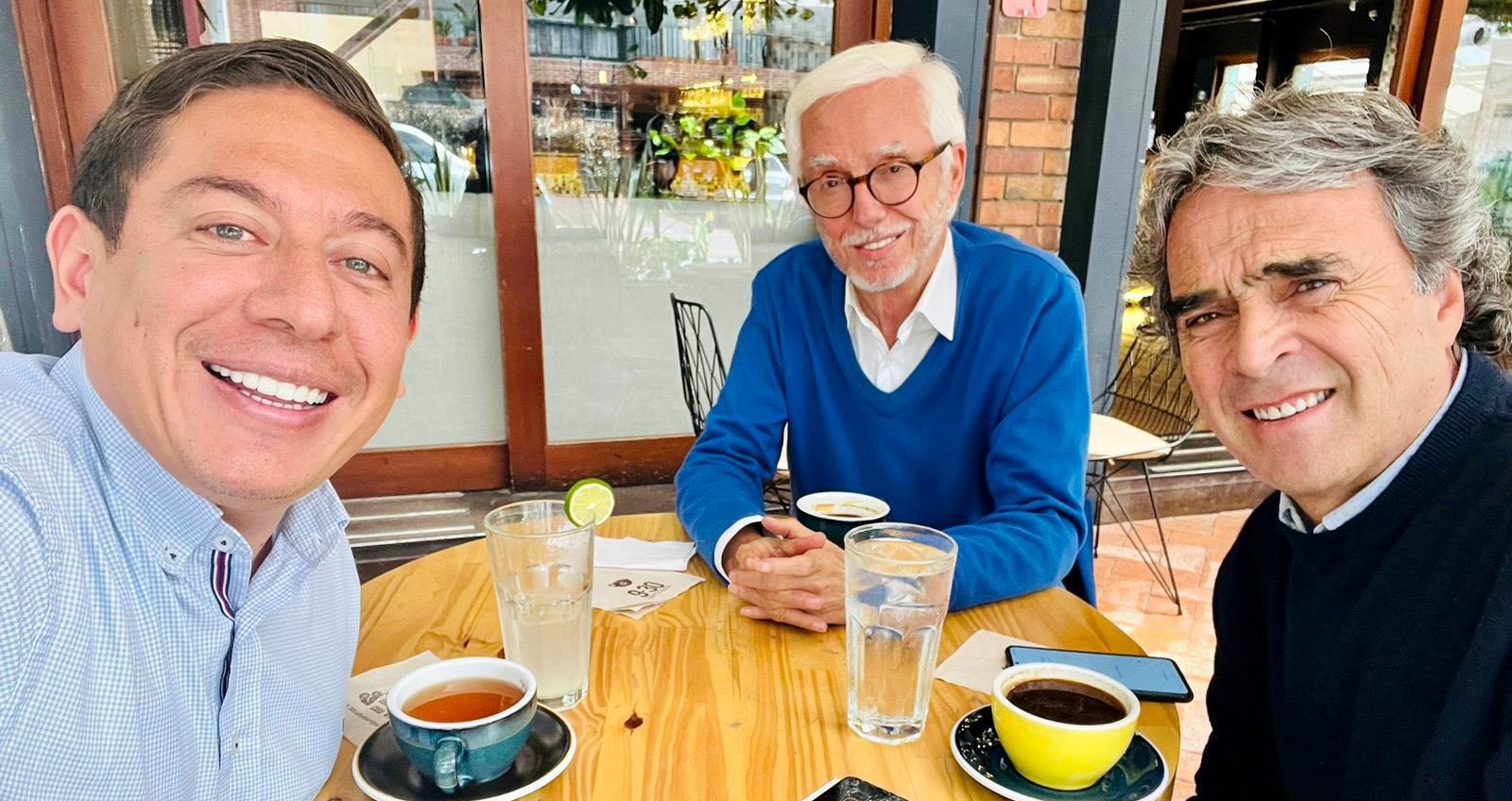 Carlos Amaya, Jorge Robledo y Sergio Fajardo.