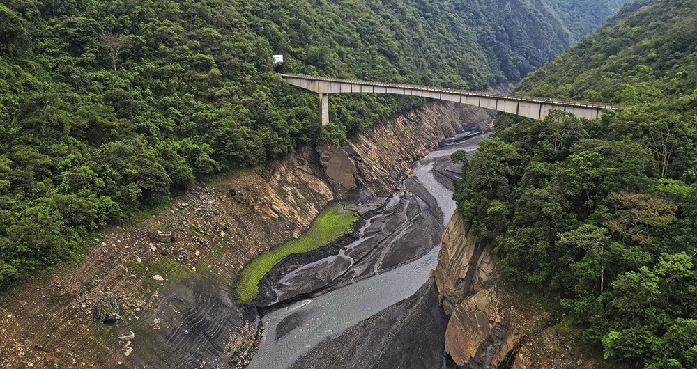La situación del embalse del Guavio es dramática: solo contiene el 4 por ciento de su capacidad. Paradójicamente, esta central fue la que hace más de 30 años, con su entrada en operación, permitió que el apagón terminara.