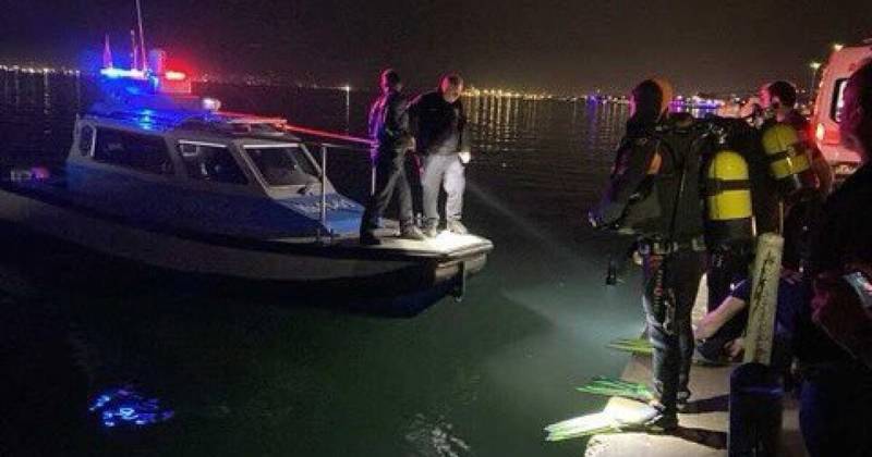 Los dos jovenes cayeron al mar, el hombre murió y la mujer fue rescatada por pescadores. Foto: Captura de pantalla @habertelefonda