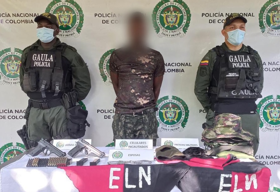 El secuestrador tenía prendas alusivas al ELN.