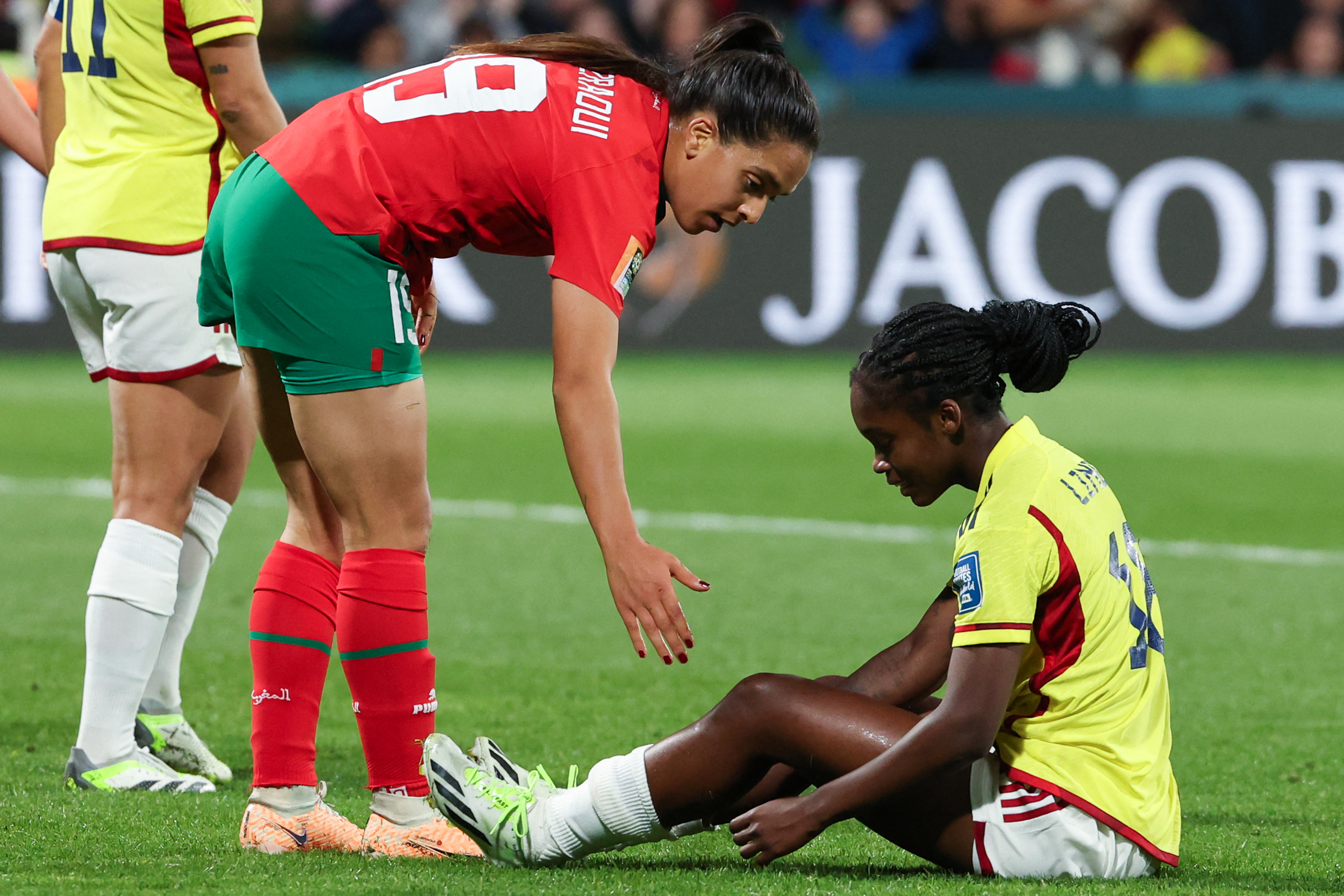 Marthina Aguirre of Ecuador and Linda Caicedo of Colombia fight for News  Photo - Getty Images