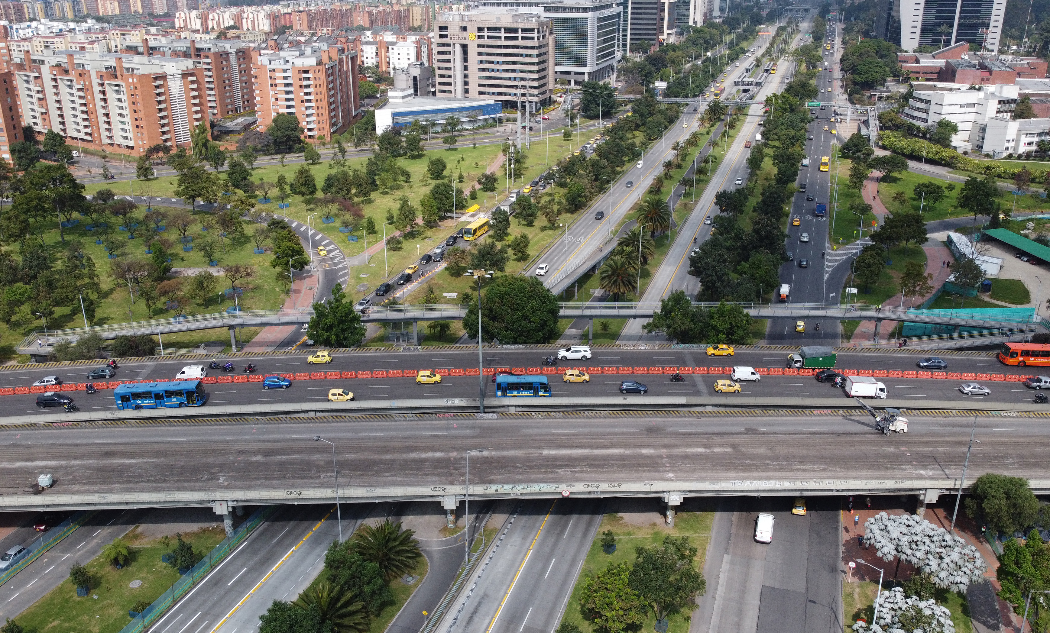 Obras en el puente de la avenida 68 con avenida el Dorado