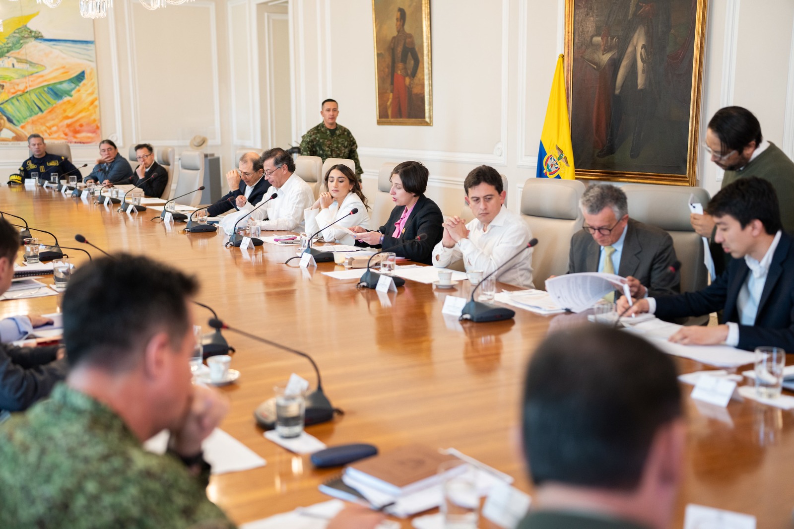 Descuento en impuesto de renta para operadores turísticos que ofrezcan alojamiento gratuito a desplazados