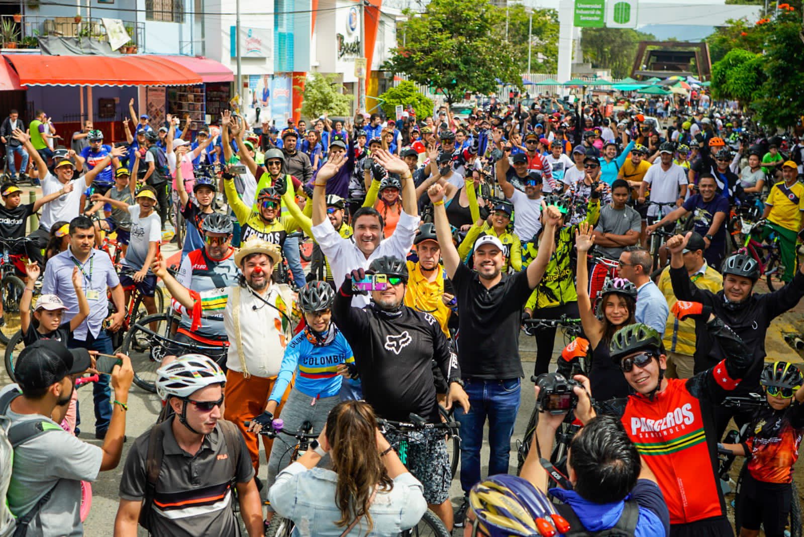 Música, deportes y actividades artísticas entre la programación.