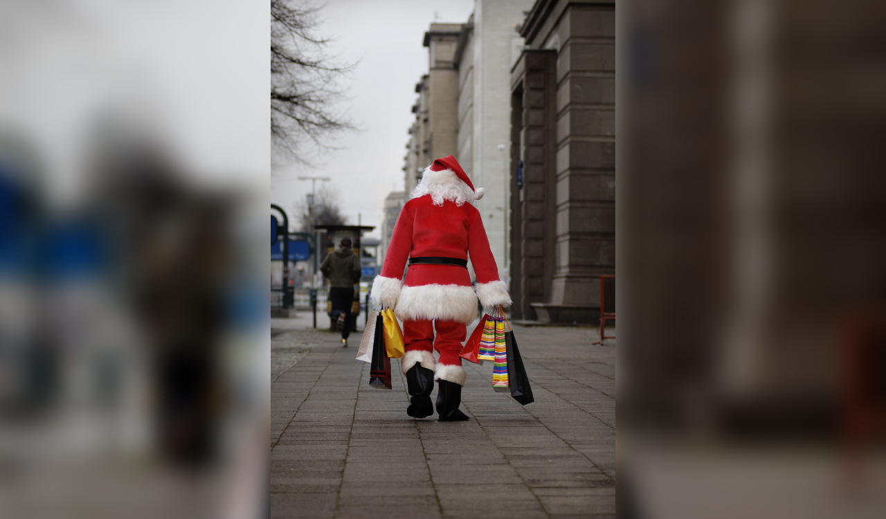 A un hombre que interpretaba a Papá Noel en Patio Bonito le hurtaron dispositivos electrónicos por más de 6 millones de pesos.