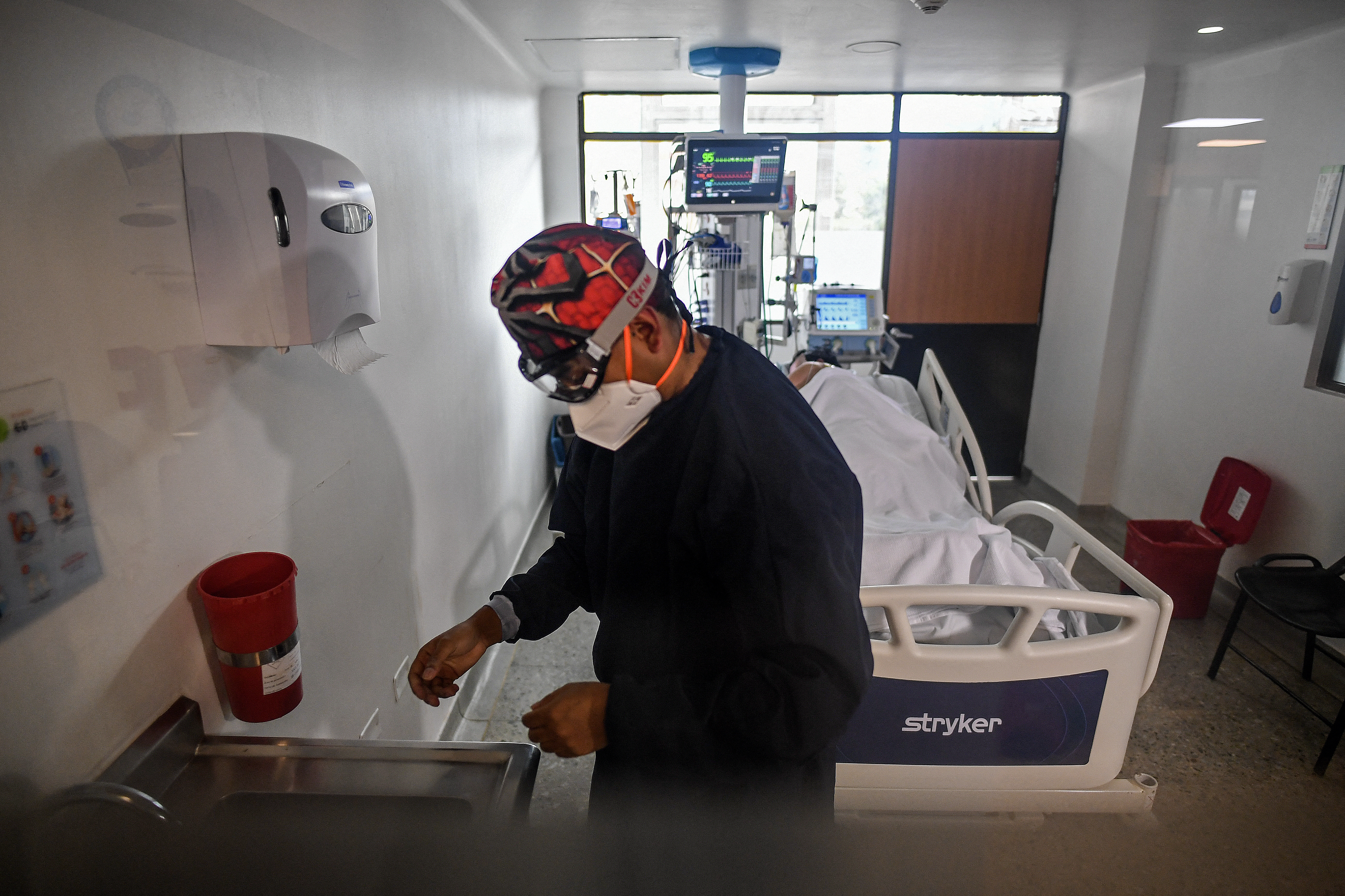 En agosto, todavía convaleciente con una disnea que le impedía respirar, donó plasma sanguíneo, un tratamiento con anticuerpos de quienes padecieron cuadros severos para asistir pacientes contagiados.