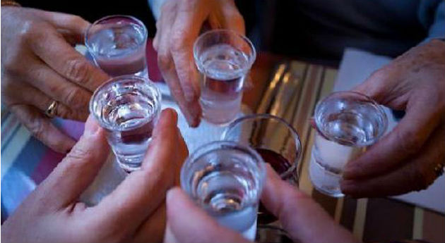El vodka estaría matando a jóvenes en Rusia