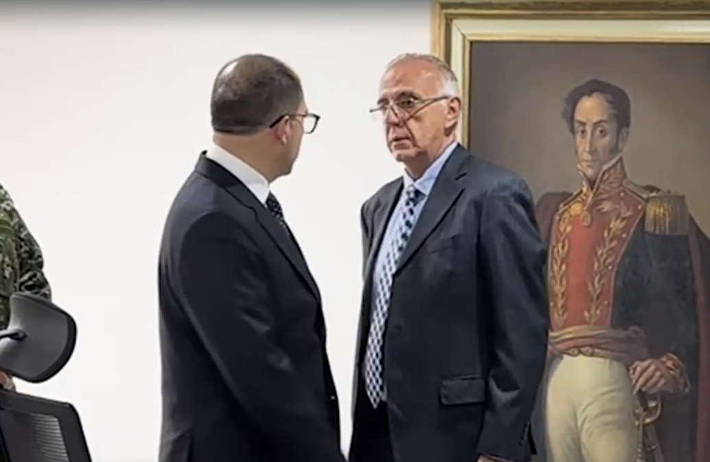 El fiscal Francisco Barbosa y el ministro Iván Velásquez se reunieron para hablar de presunto plan del ELN para asesinar a Barbosa.