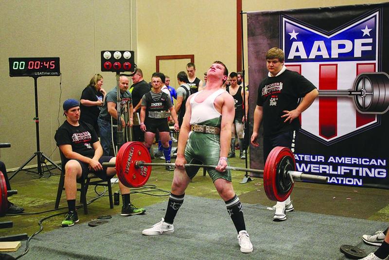 Edwardsville resident sets national deadlifting record