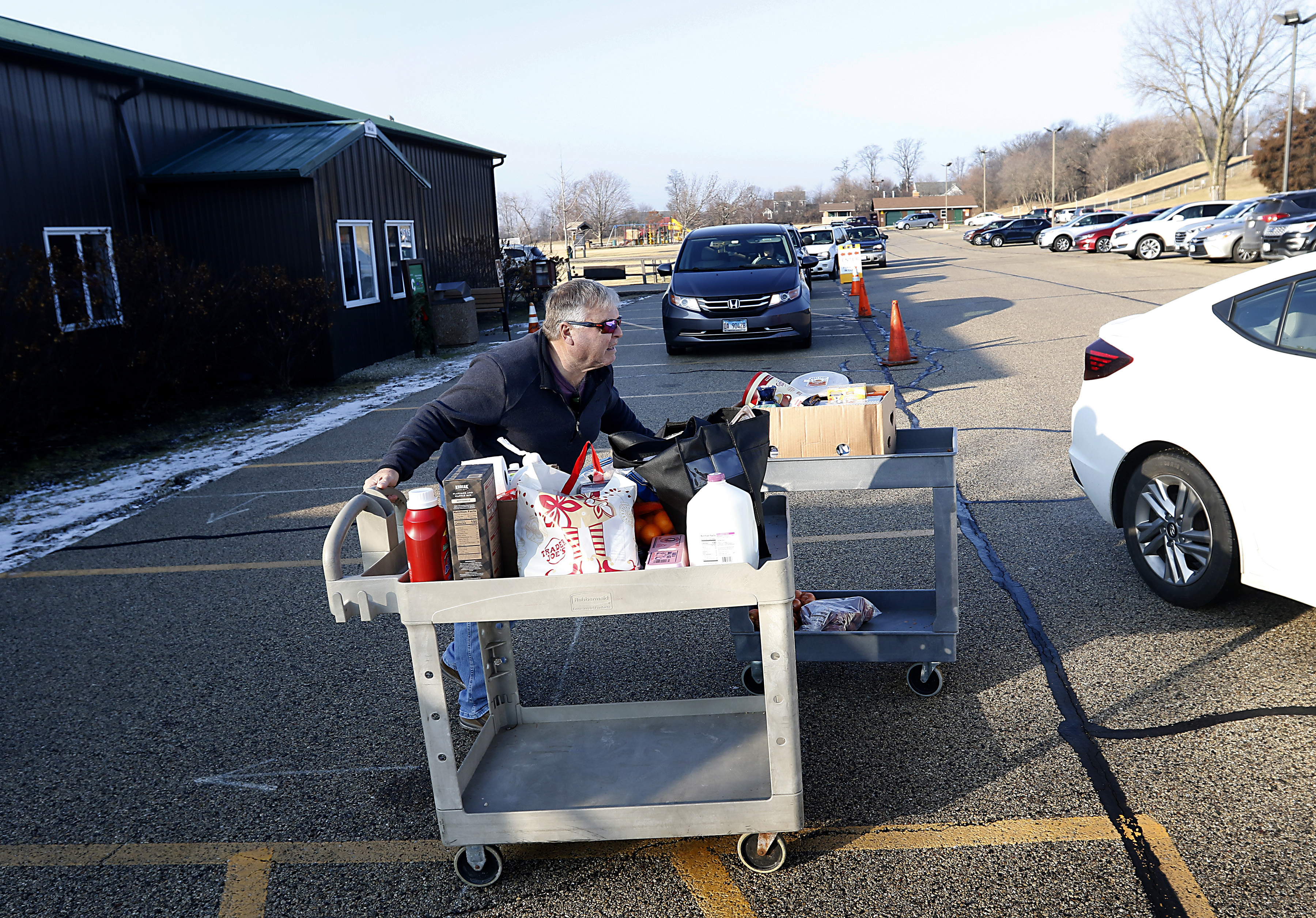 Give Help - FISH of McHenry Food Pantry