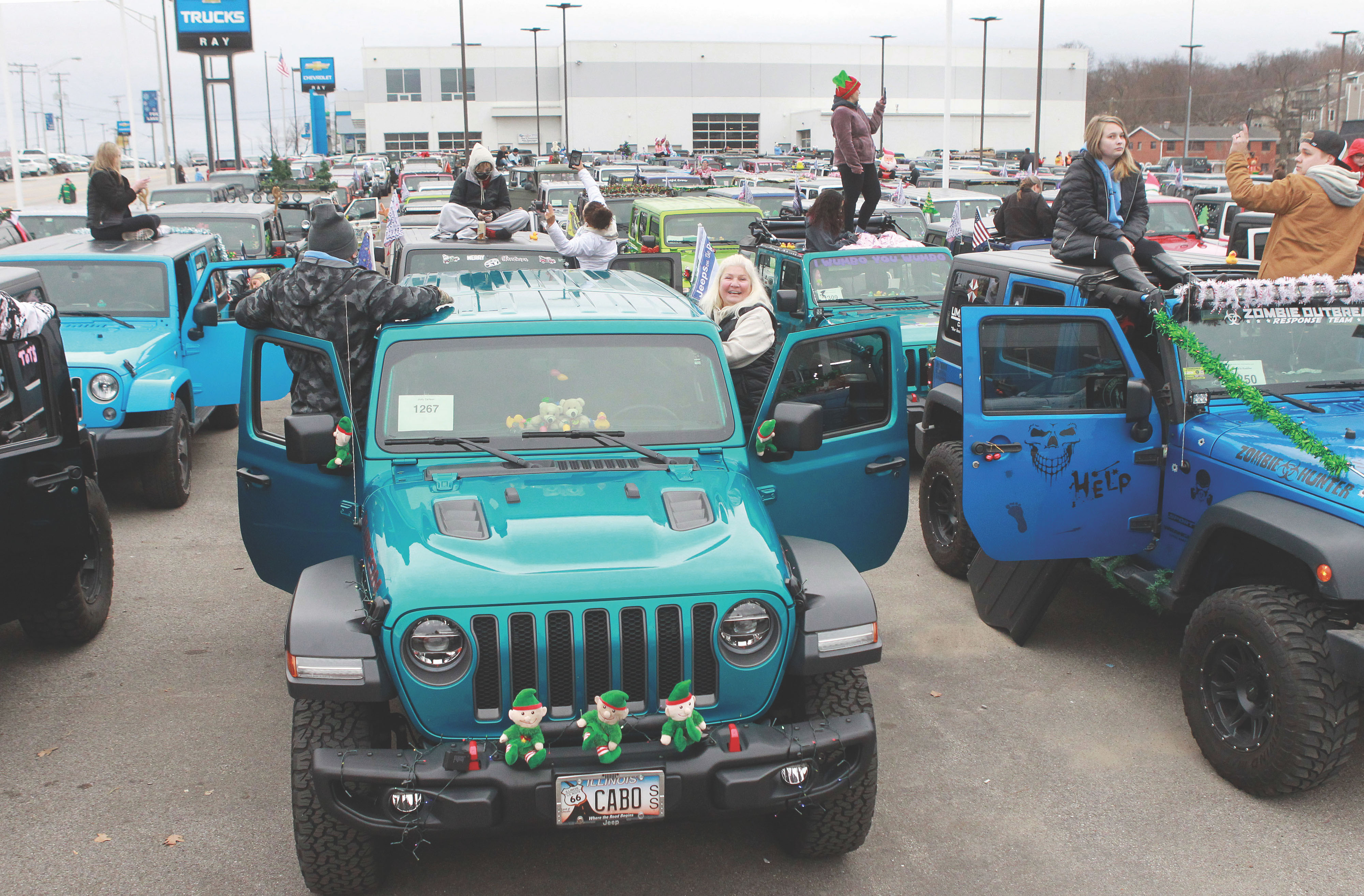 Toy Caravan Jeeps On The Run Hosts