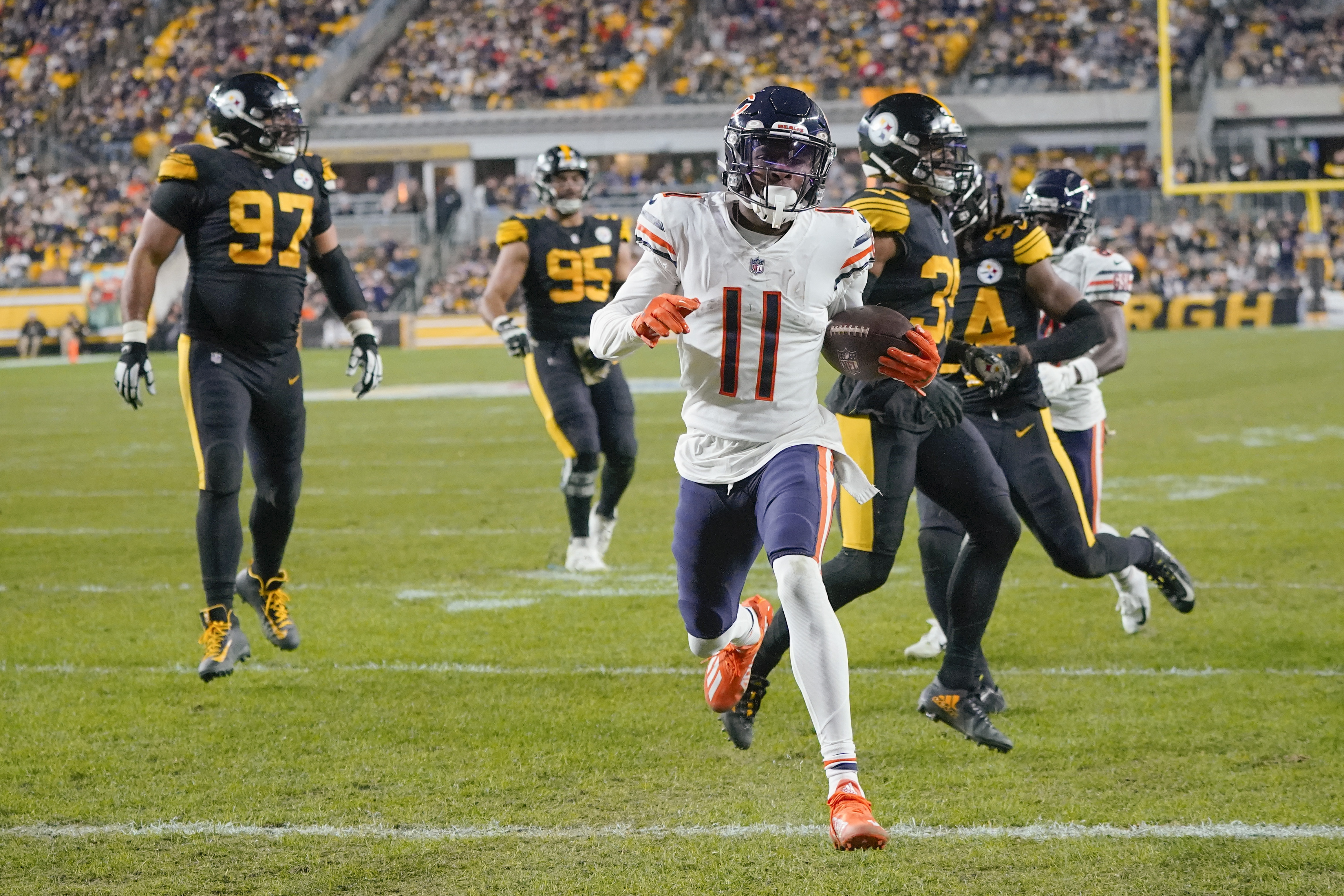 Steelers defeat Bears, 29-27