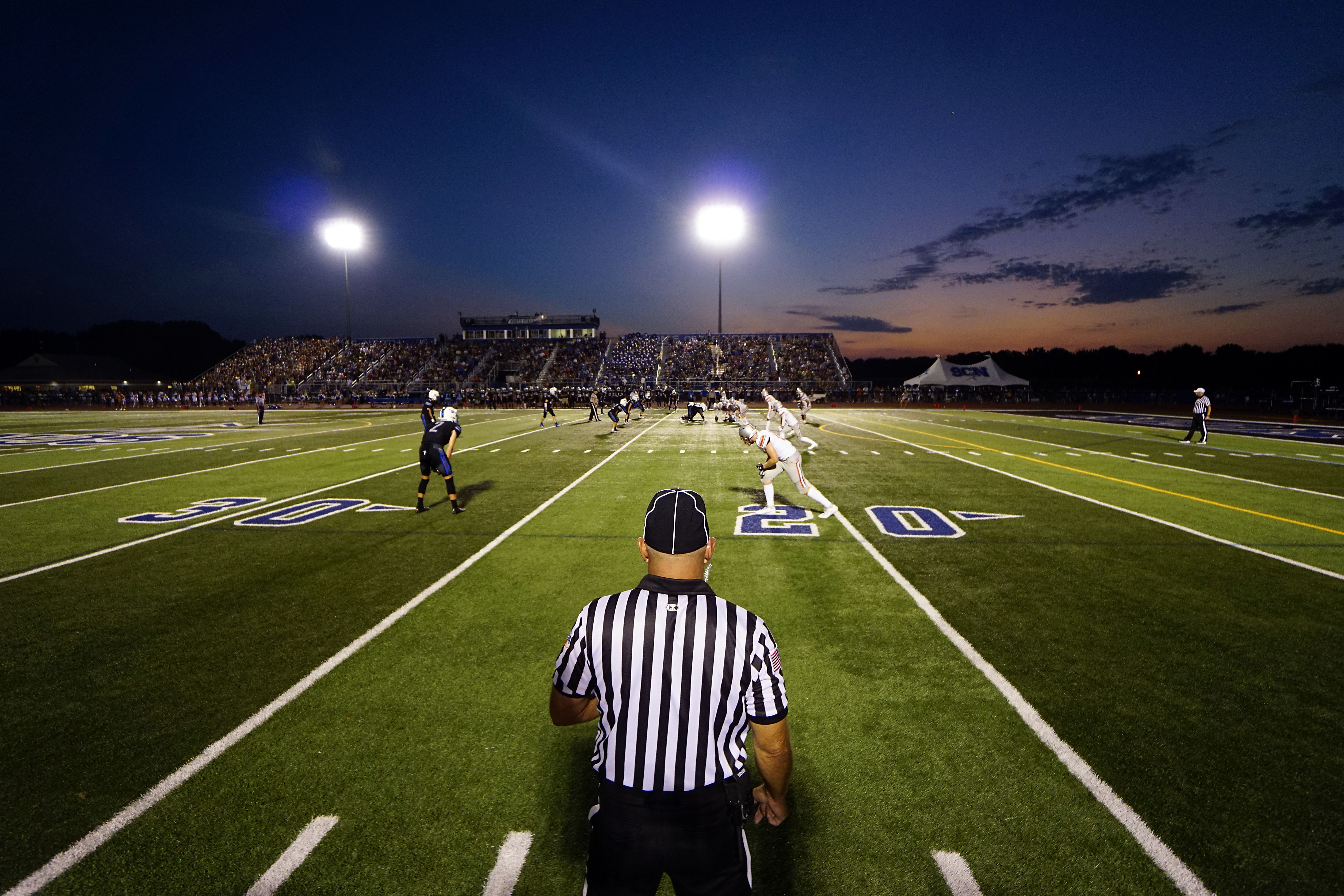 Lake Forest Bar and Grill - Football season is here! 