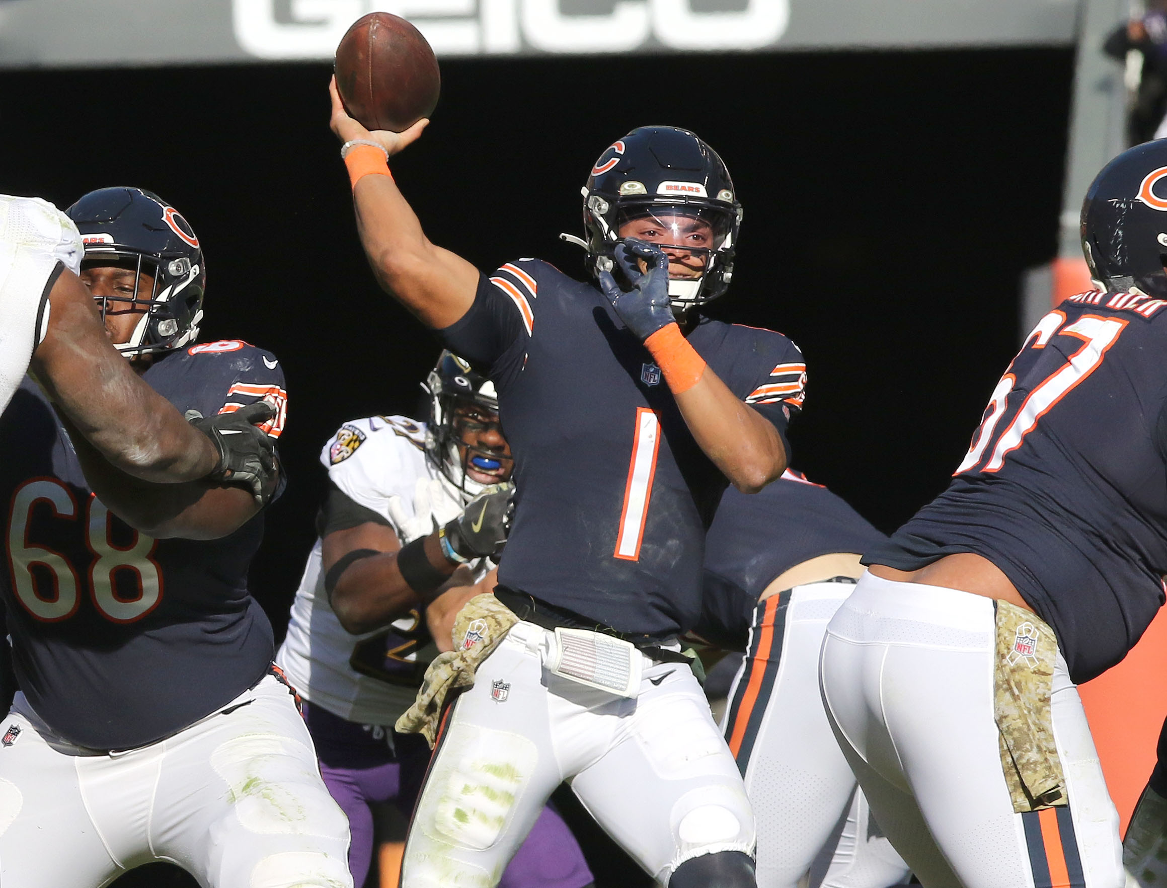 Bears rule out QB Justin Fields with rib injury - Chicago Sun-Times