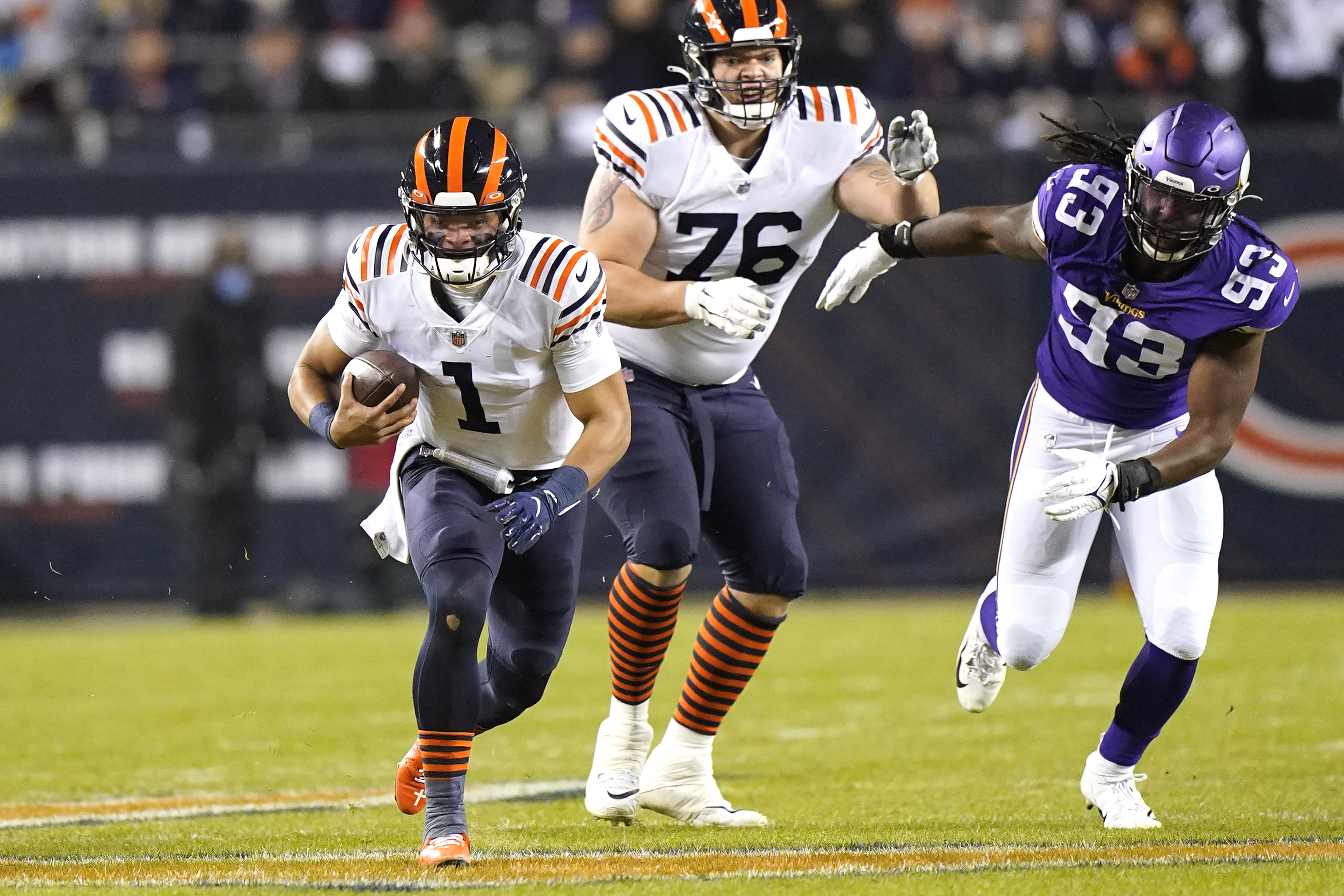 Bears' offense explodes on Vikings