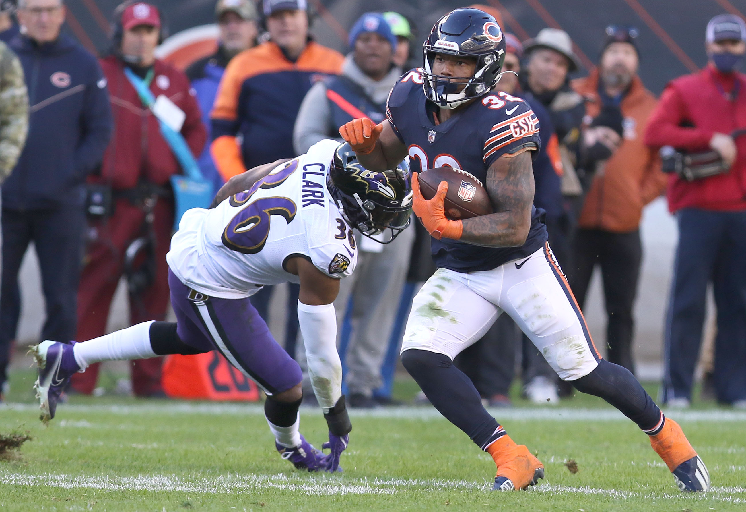 Chicago, United States. 13th Aug, 2022. Chicago Bears running back  De'Montre Tuggle (30) runs the ball against the Kansas City Chiefs during  the fourth quarter of a preseason game at Soldier Field