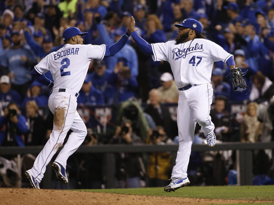 Johnny Cueto's two-hitter gives Kansas City Royals 2-0 World Series lead –  Daily News