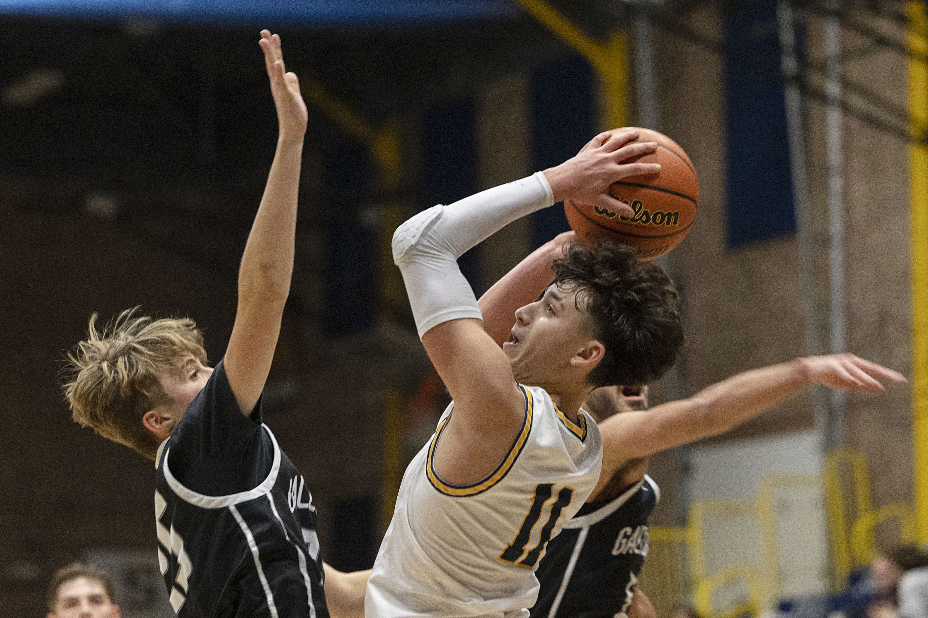 Boys basketball: Sterling shakes off slow start, dominates middle quarters  en route to 22-point win over Galesburg – Shaw Local