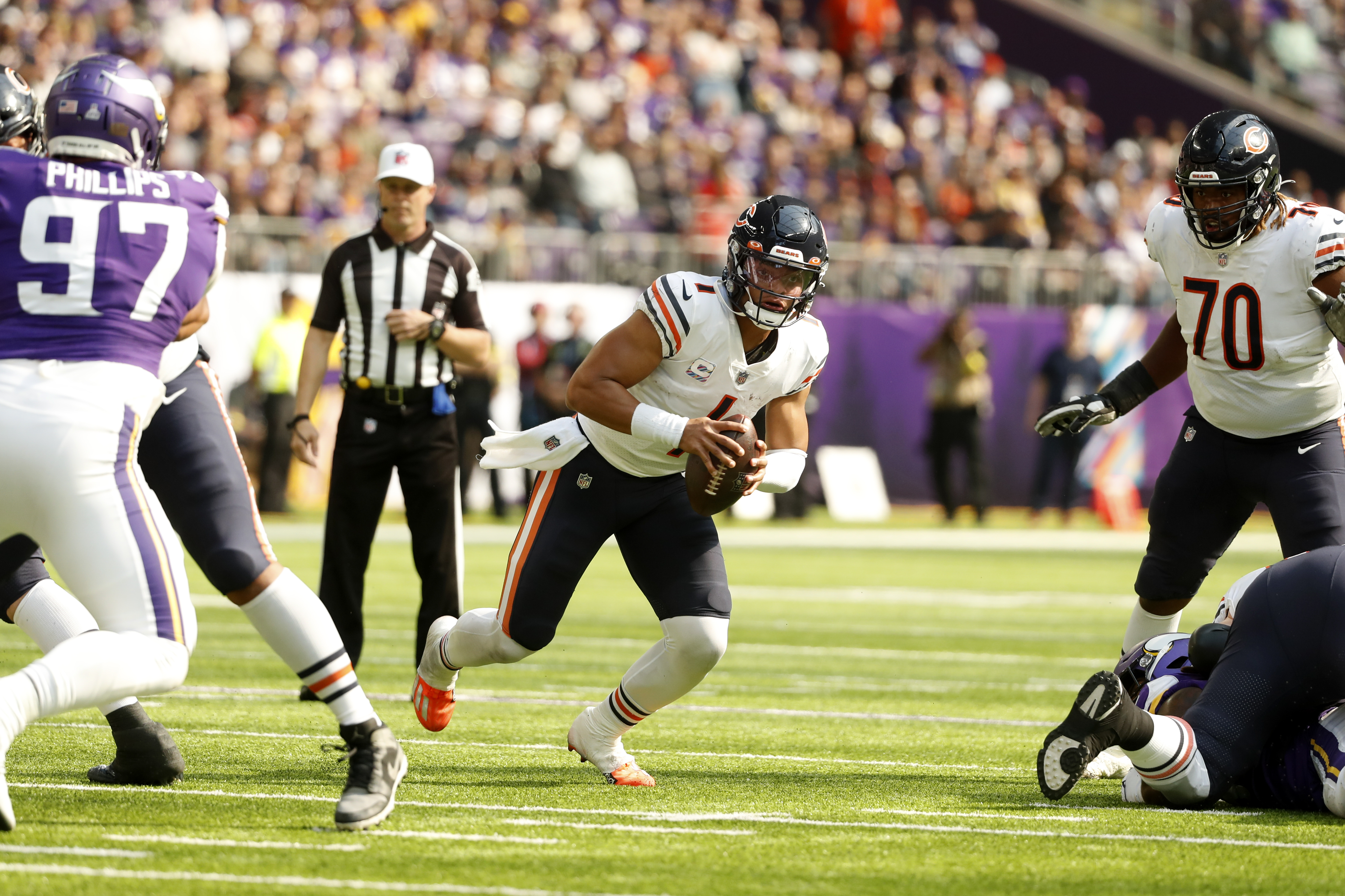 Chicago Bears vs. Washington Commanders Prediction, Player Props, Odds:  Will Justin Fields Let It Fly on TNF?