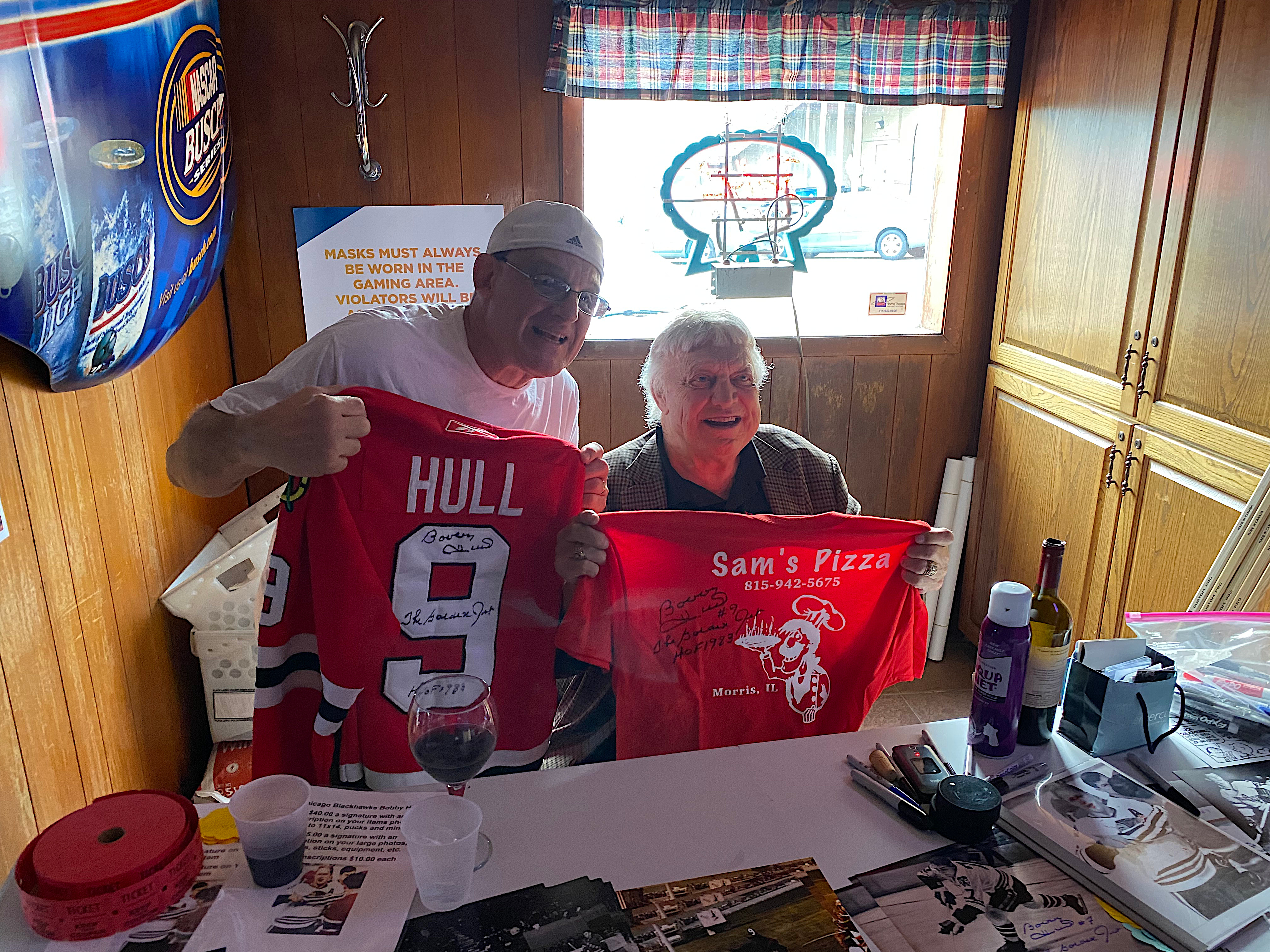 Bobby Hull Autographed Photo Chicago Blackhawks Away Jersey (Hockey Hall Of  Fame)