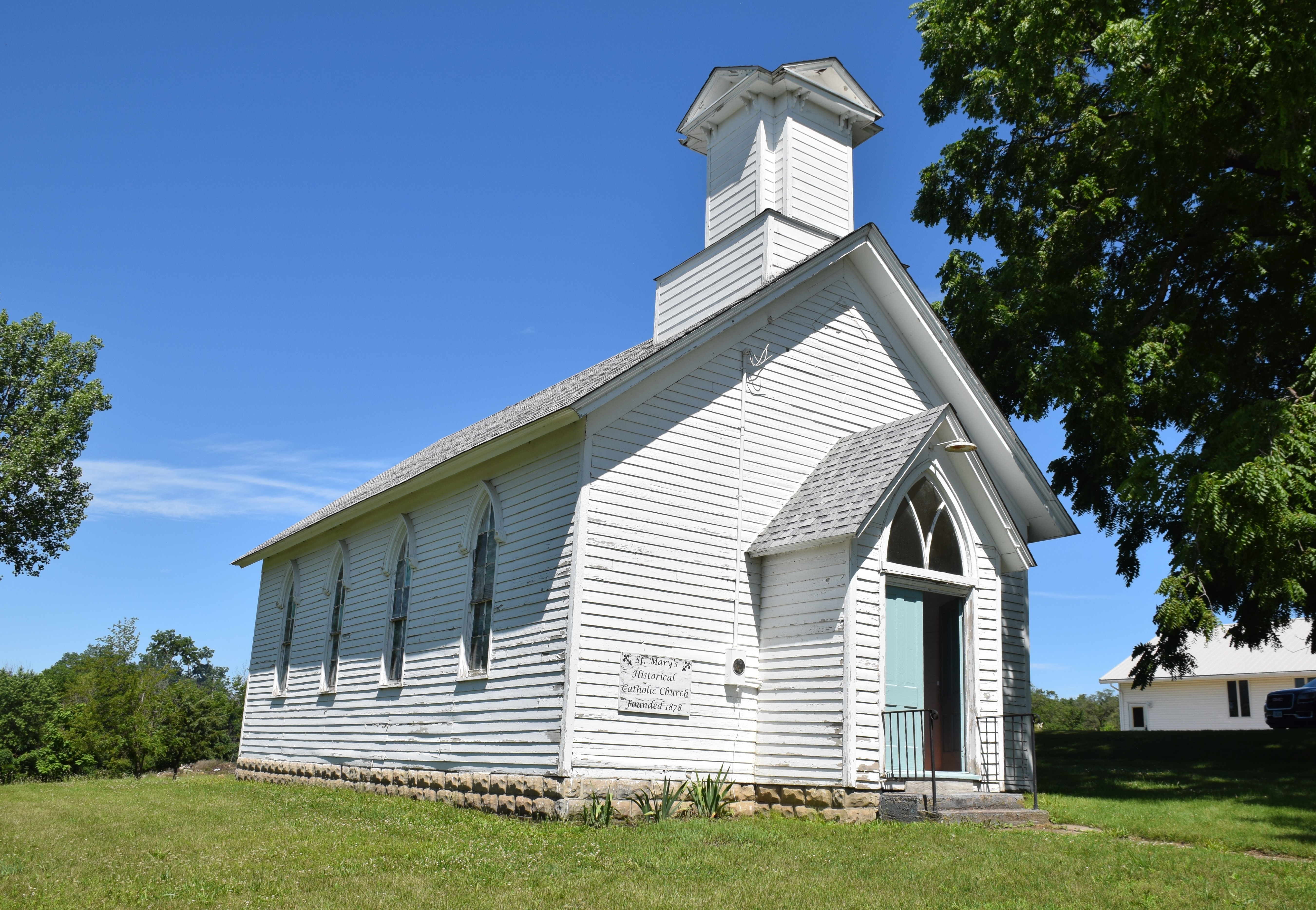 The little white church – Osceola-Sentinel Tribune