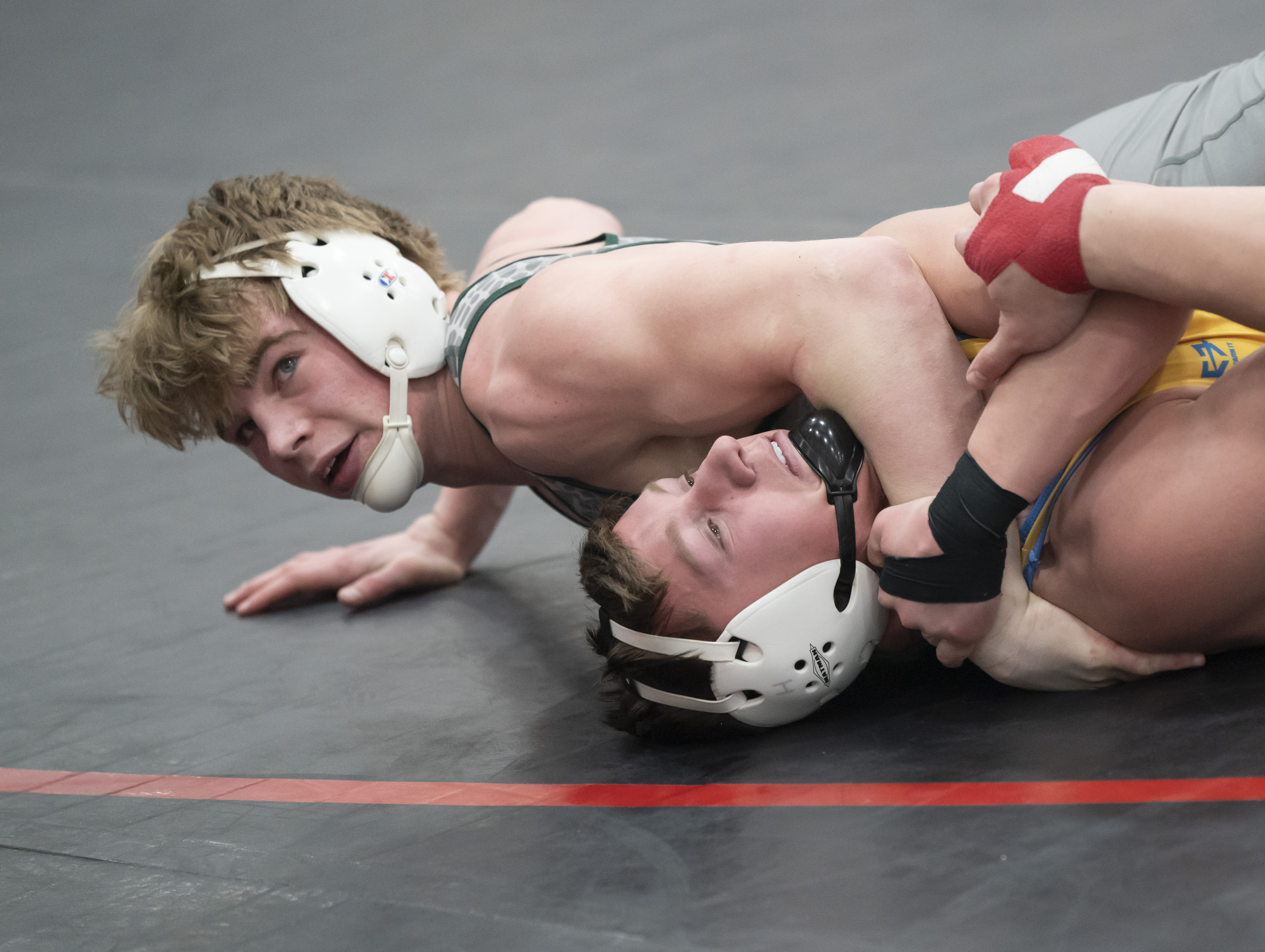 Wrestling Crystal Lake Souths Josh Glover remains perfect, 3 Gators win sectional titles