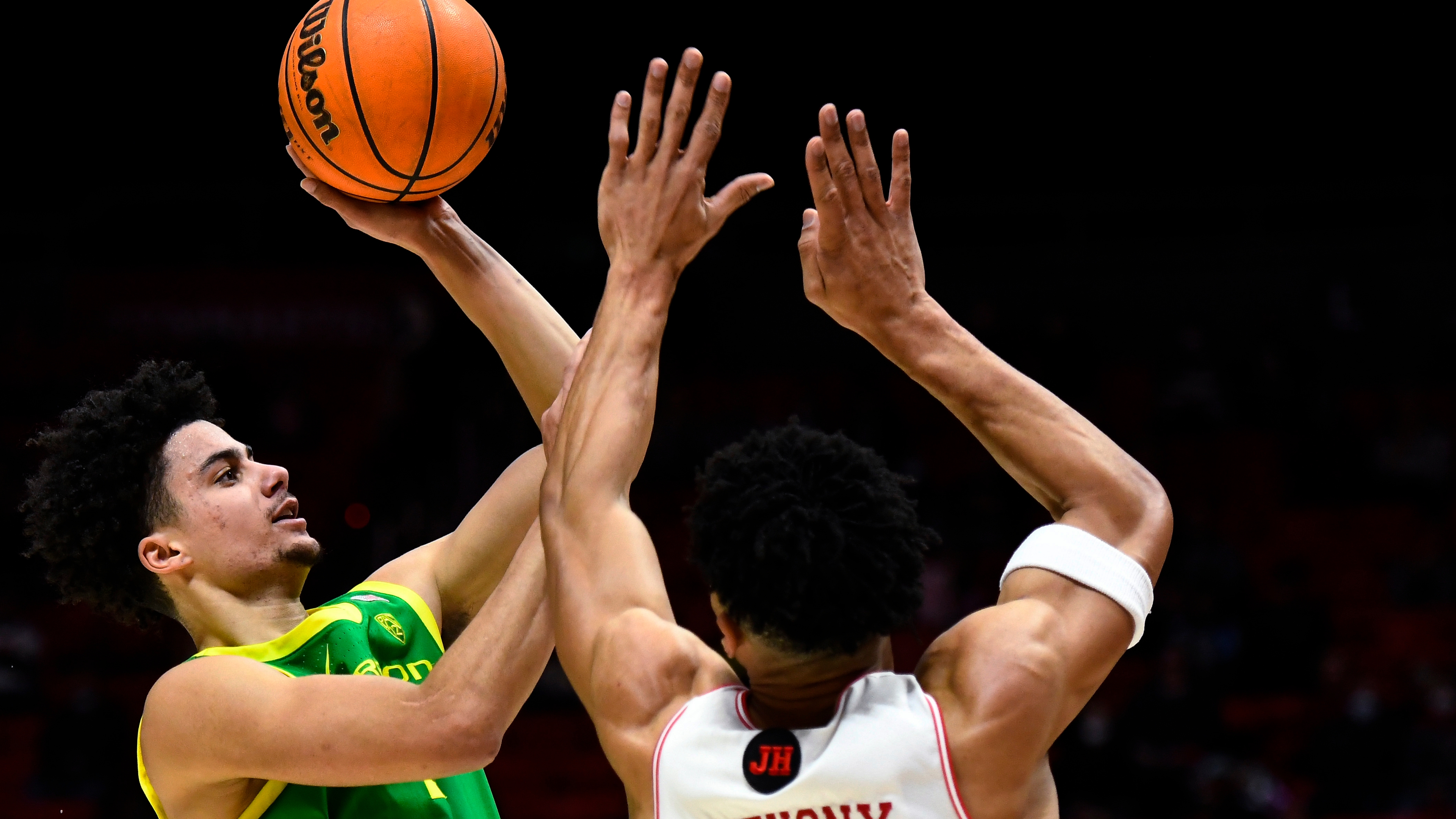 Utah Basketball Officially Retires Jersey Of Legend Tom Chambers