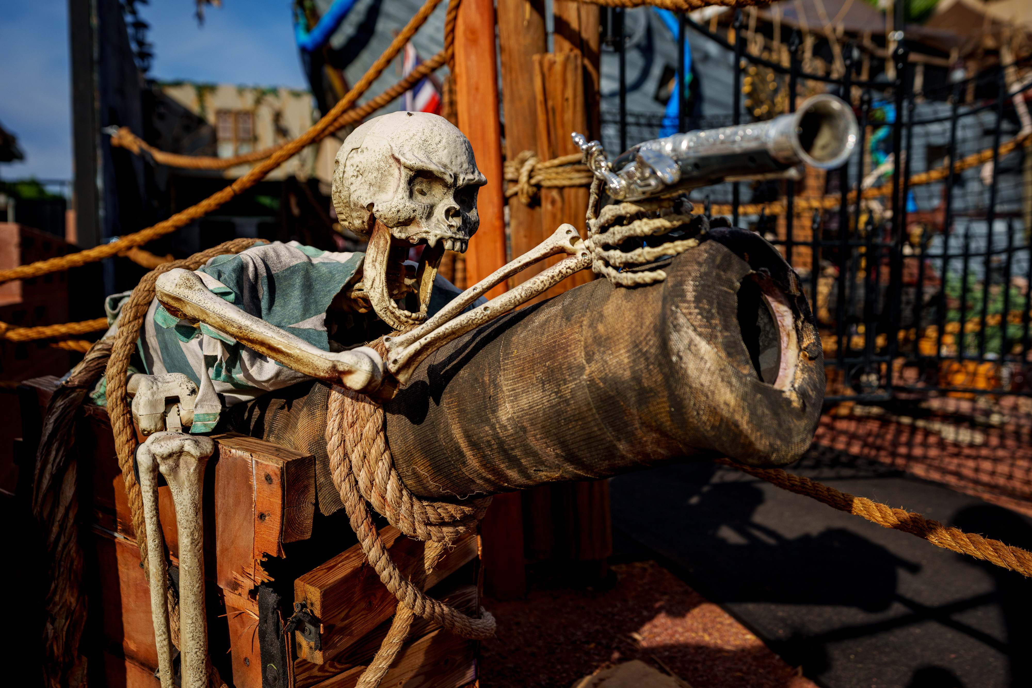 Haunted pirate ship in southern Utah brings delight to Halloween fans